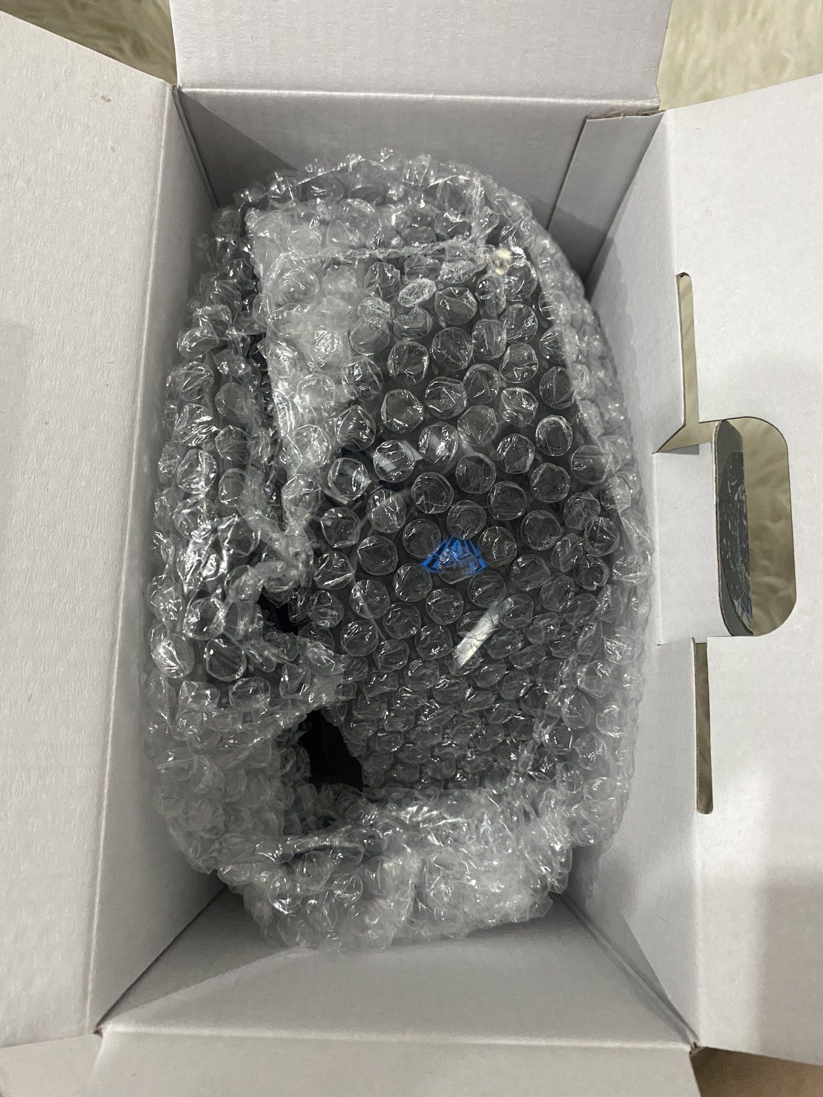 AULA Mountain S605 Wired Gaming/Callcenter Headset (Category: Headphones & Headsets) located in Bacoor. Submitted by zelswardrobe (Listing ID 1418079621, Image 3). Description: ❕ •brand new (just opened to see inclusions) •wired, LED lighting •color may vary due to lighting •lightweight •with microphone rfs: decluttering Mode of payment: Gcash (Payment first).