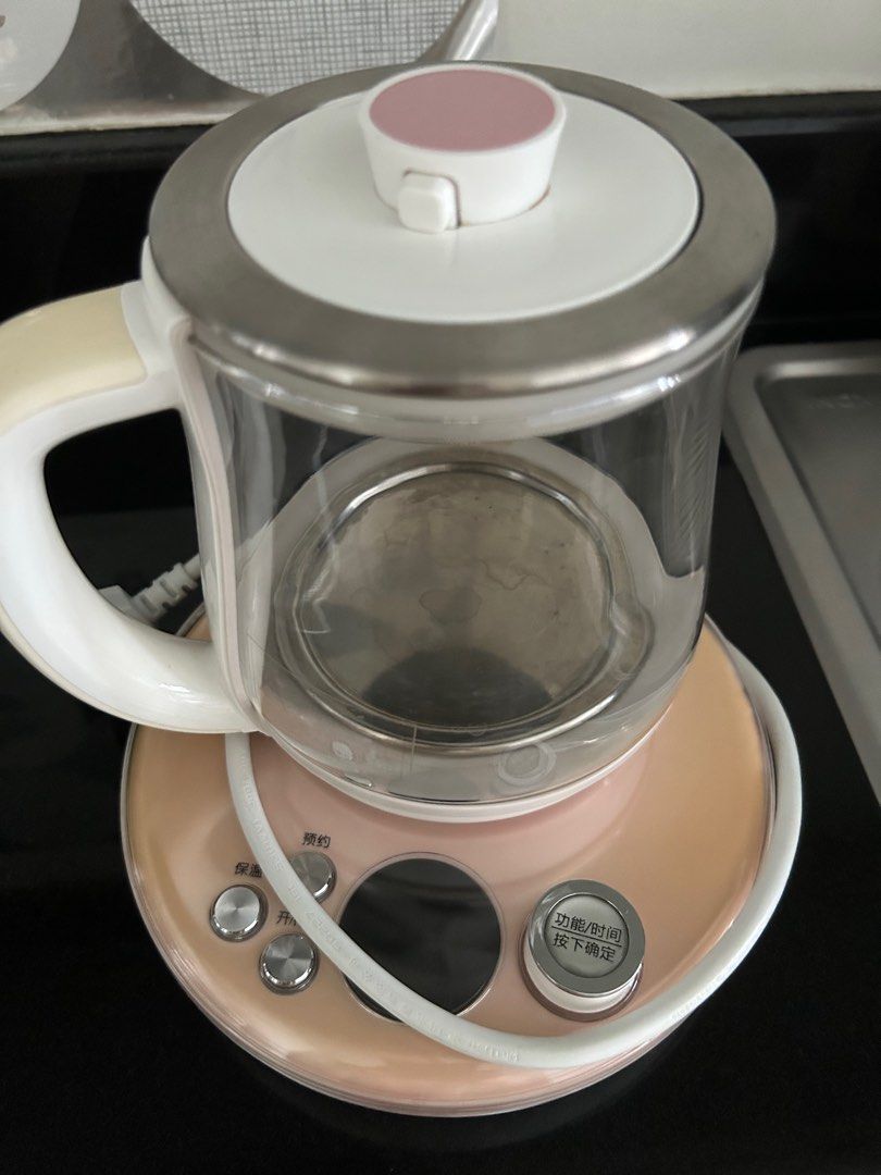 Bear water kettle (Category: Water Purifiers & Dispensers) located in Makati City. Submitted by st.monica (Listing ID 1418178939, Image 1). Description: bear water kettle. Can cooking noodle，soup，tea... no issues ! idle items only! .
