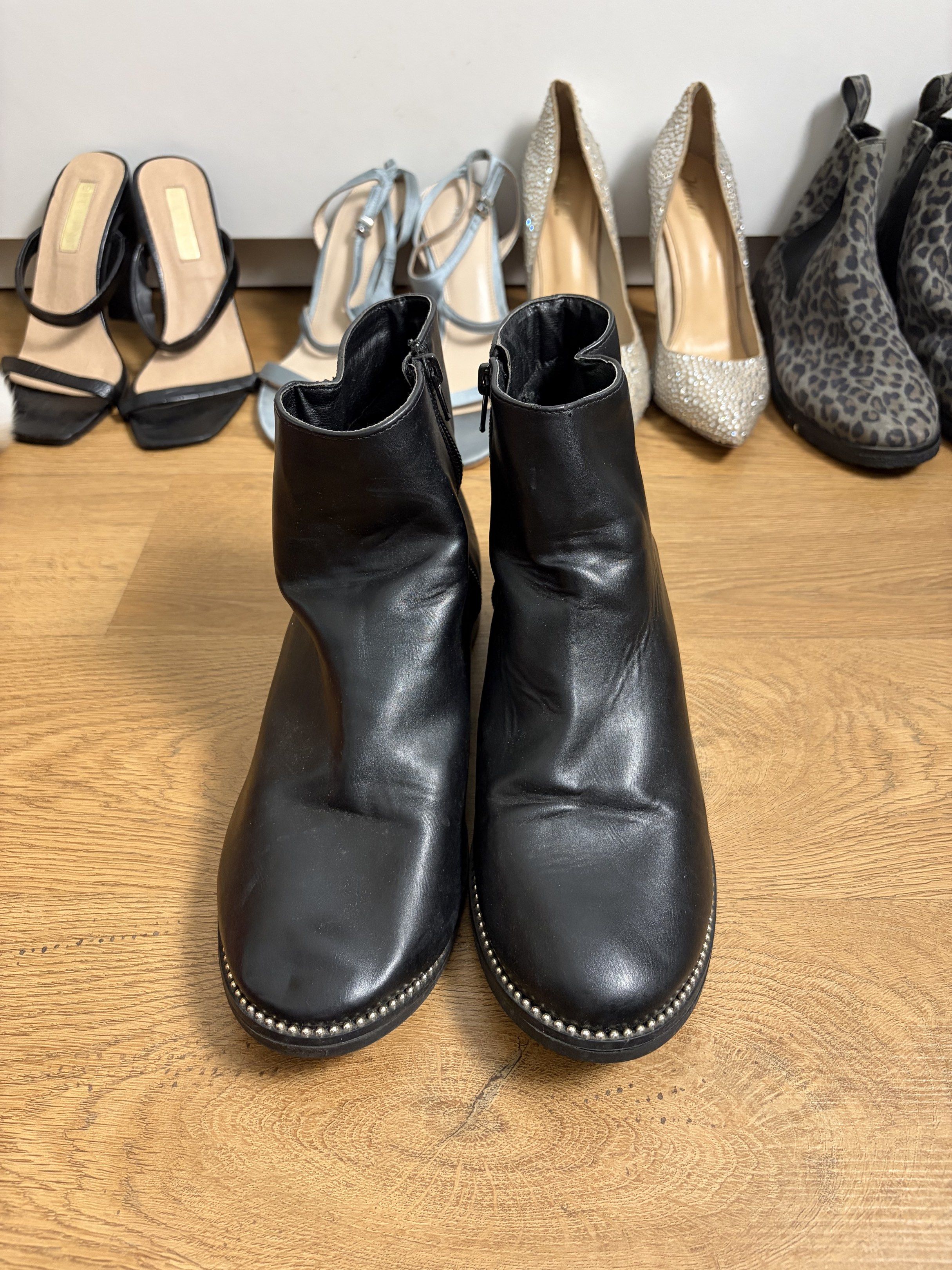 Black Studded Boots (Category: Boots) located in Kuala Lumpur. Submitted by fairygirly (Listing ID 1418180687, Image 2). Description: .