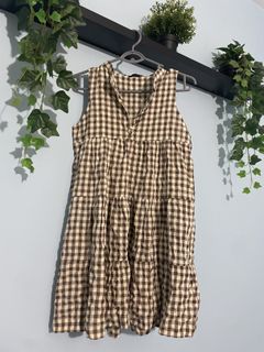 (Category: ) located in . Submitted by wardrobeee_ (Listing ID 1418015472, Image 1). Description: .