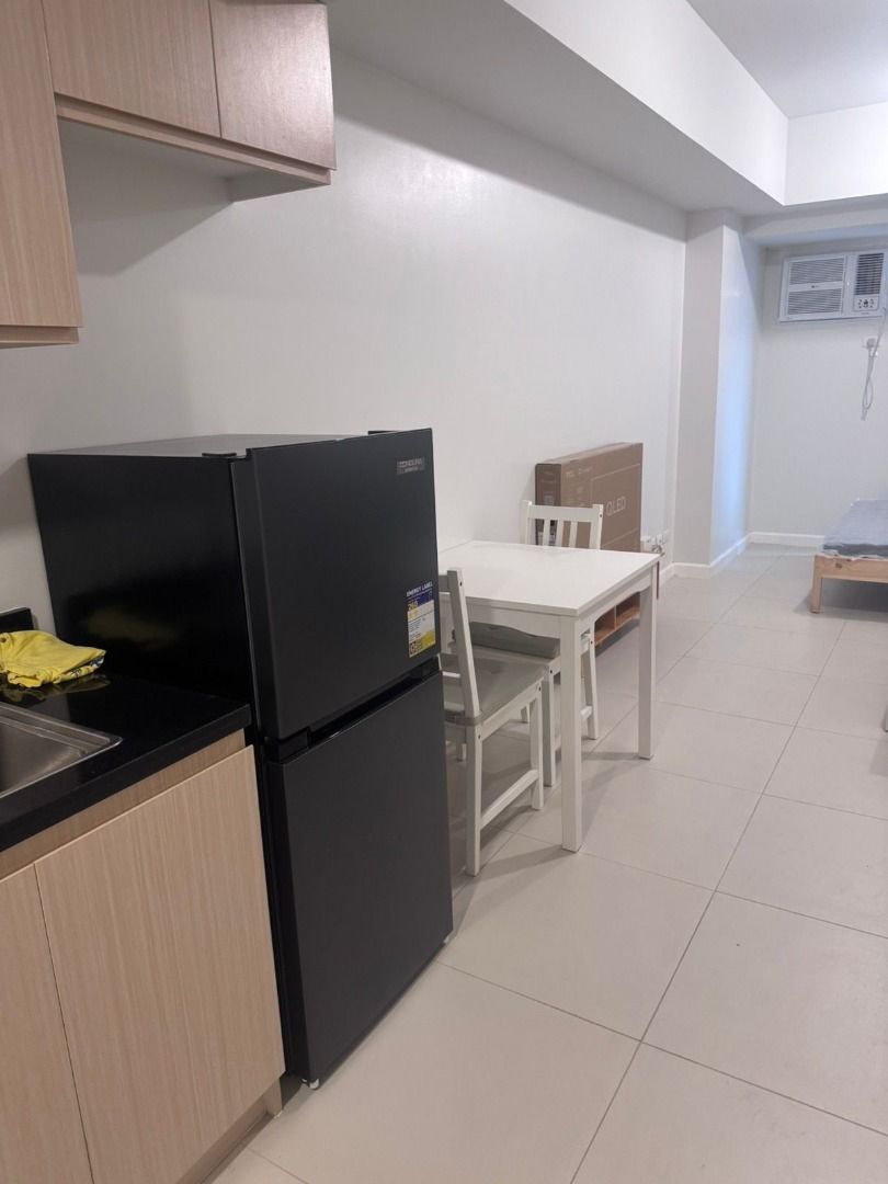 CALLISTO AT CIRCUIT MAKATI, STUDIO UNIT FOR RENT (Category: Apartments & Condos) located in Mandaluyong City. Submitted by tessrama (Listing ID 1415047825, Image 3). Description: Unit Details: Floor area: 30 sqm Brand-new Fully furnished 1 Toilet & Bath Low floor, Tower 1 Pets allowed No balcony No parking Rental: Php33,000.00 (inclusive of Association Dues) For inquiries and viewing schedule, please contact: TESS RAMA REBL 13524 Keller Williams 