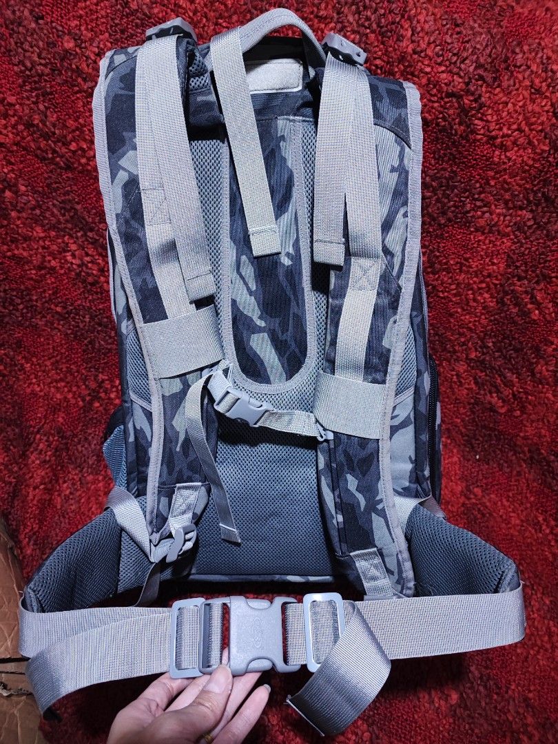 Camouflage Camera Backpack (Category: Camera Bags & Carriers) located in Baguio. Submitted by ozara.06 (Listing ID 1418145479, Image 2). Description: Camera Backpack Large size With laptop compartment Quality ito Makapal No Camera inserts 1200.
