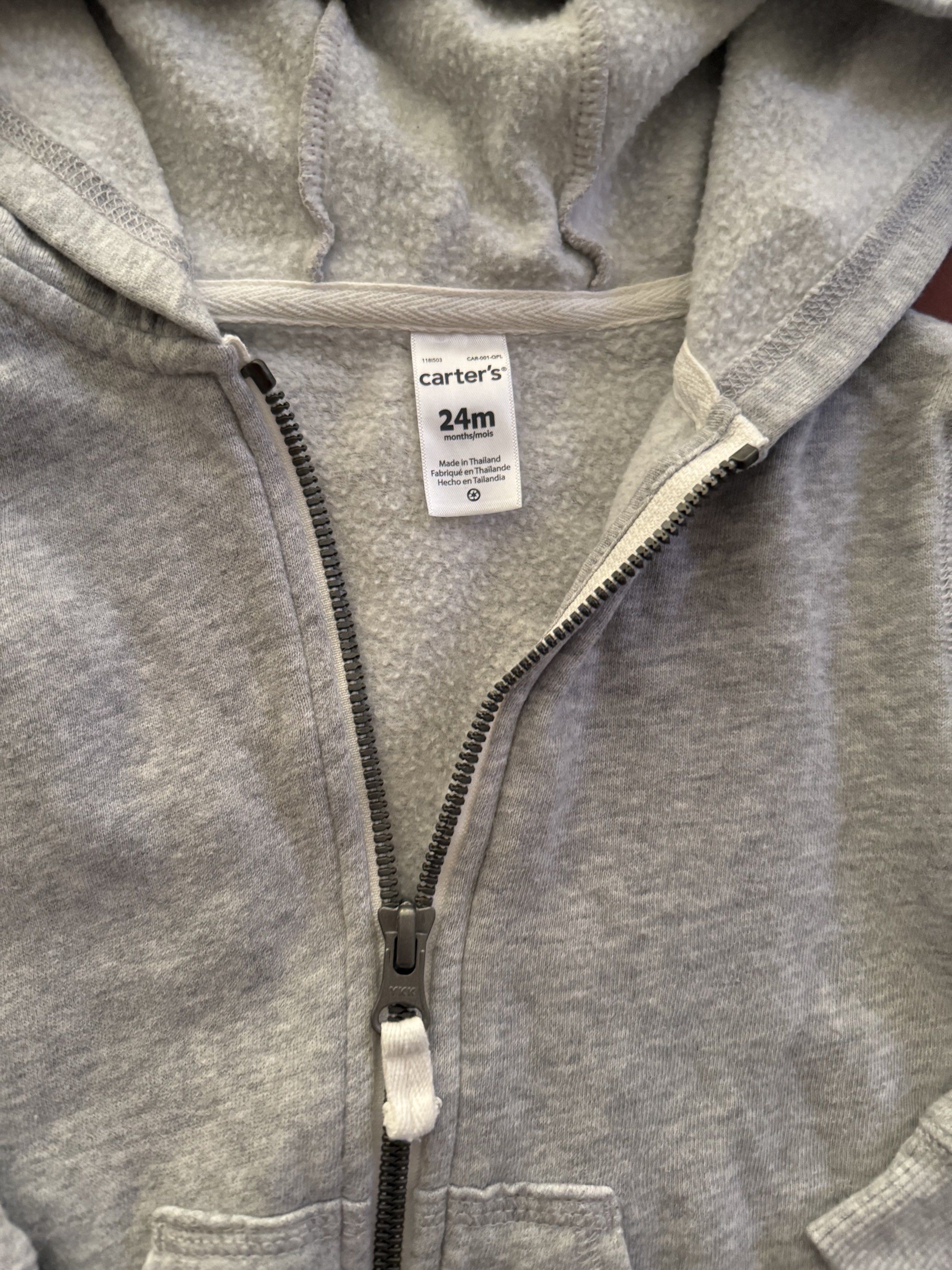 Carter's Gray Hoodie 24m (Category: Babies & Kids Fashion) located in Makati City. Submitted by larcie (Listing ID 1418084300, Image 2). Description: - Carter's gray hoodie - Size: 24 months - Full zipper closure - Hooded - Front pocket - Made in Thailand.