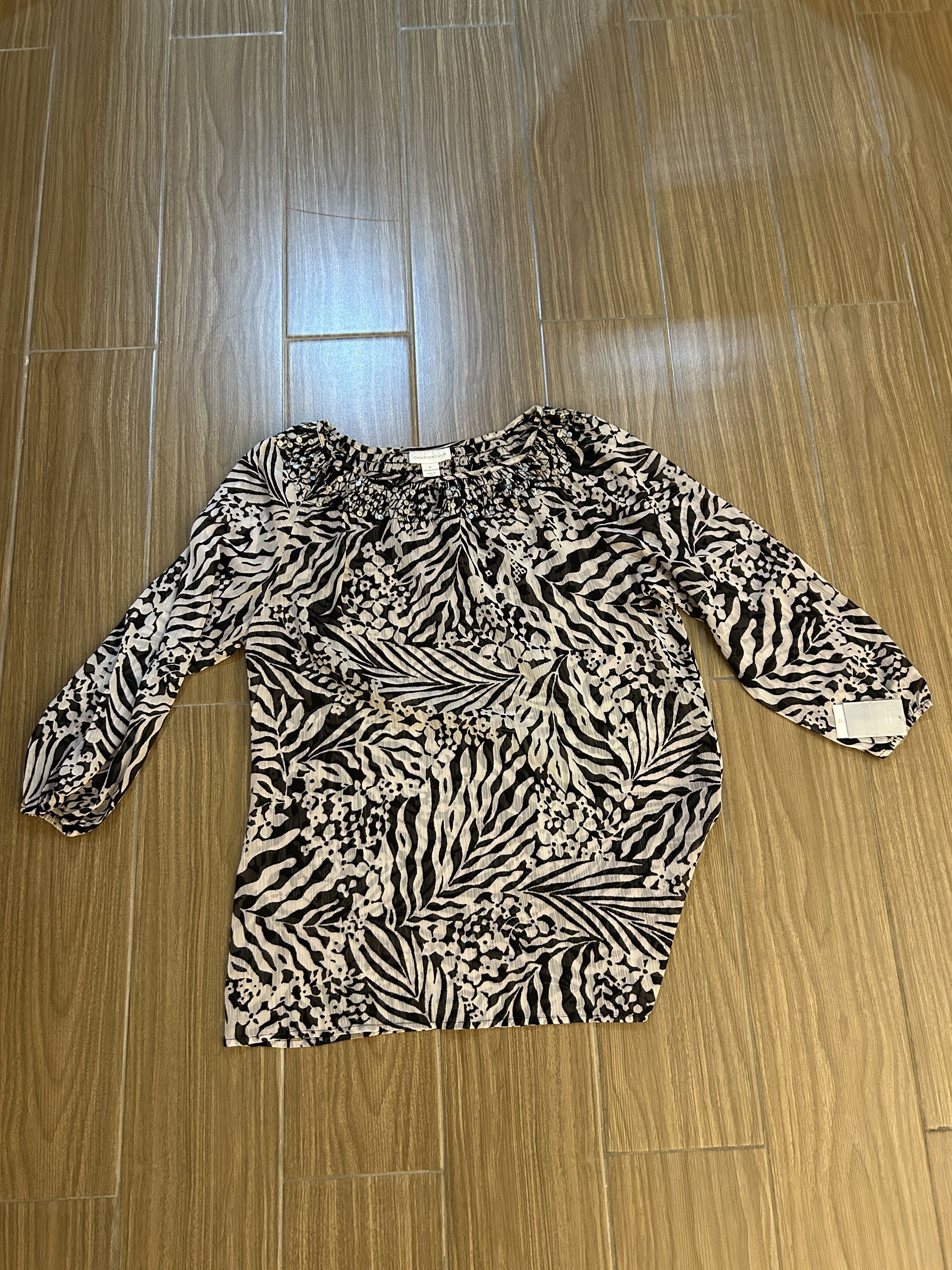 Charter Club Printed See-Through Blouse (Category: Blouses) located in San Juan City. Submitted by curatedbymae (Listing ID 1418163191, Image 1). Description: Item: Charter Club Printed See-through Blouse - Charter Club is a premium women’s clothing brand in USA. Size: US 6 RFS: decluttering Mode of Payment: GCASH/MAYA/Bank transfer Shipping: J&T/Grab/Lalamove (Buyer will shoulder the shipping fee.).