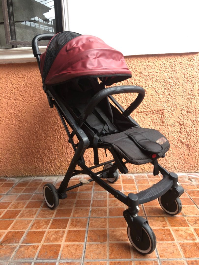 Akeeva Baby Stroller (Category: Strollers) located in Imus. Submitted by dyelinn (Listing ID 1418175705, Image 1). Description: Akeeva Esmio from childbirth to 36months Issue: madumi lang needs cleaning; scratches; signs of use Loc: Imus, Cavite Pick-up only PLEASE SEE PICS.