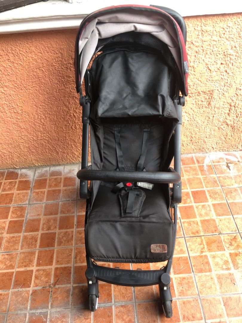 Akeeva Baby Stroller (Category: Strollers) located in Imus. Submitted by dyelinn (Listing ID 1418175705, Image 3). Description: Akeeva Esmio from childbirth to 36months Issue: madumi lang needs cleaning; scratches; signs of use Loc: Imus, Cavite Pick-up only PLEASE SEE PICS.