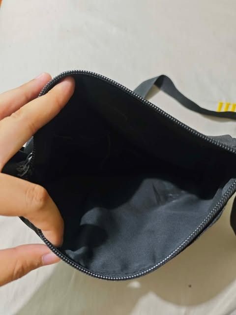 Cross Bag (Category: Cross-body Bags) located in Mandaluyong City. Submitted by bossk21 (Listing ID 1418150393, Image 3). Description: READ DESCRIPTION FIRST‼️ PAYMENT FIRST‼️ 100% LEGIT SELLER Delivery (buyer will pay the shipping fee) Delivery: Lalamove, Joyride, SPX or J&T Location: Mandaluyong (pm for more details) Note: Seller can deliver the item around Metro Manila for only 50 - 100 php depending on distance. Message me for inquiry - Pls m