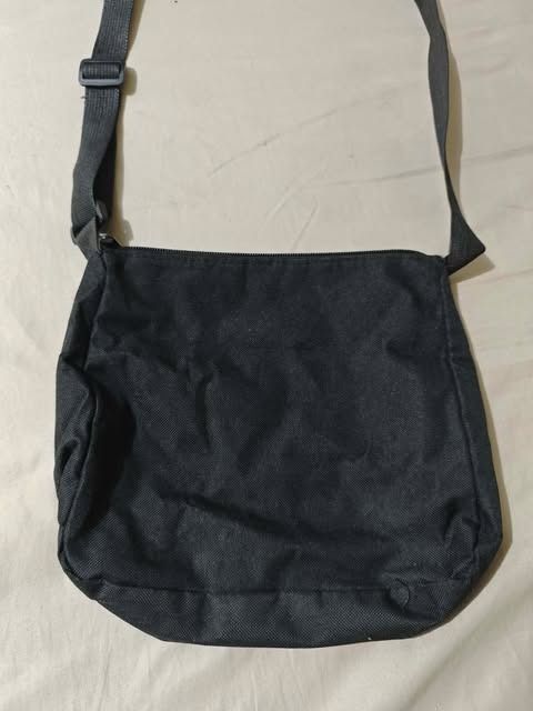 Cross Bag (Category: Cross-body Bags) located in Mandaluyong City. Submitted by bossk21 (Listing ID 1418150393, Image 2). Description: READ DESCRIPTION FIRST‼️ PAYMENT FIRST‼️ 100% LEGIT SELLER Delivery (buyer will pay the shipping fee) Delivery: Lalamove, Joyride, SPX or J&T Location: Mandaluyong (pm for more details) Note: Seller can deliver the item around Metro Manila for only 50 - 100 php depending on distance. Message me for inquiry - Pls m