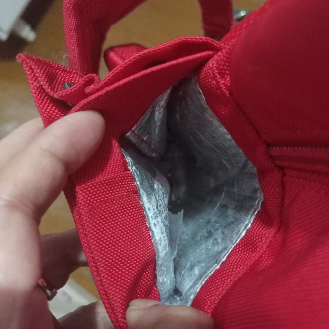 DAKS Red Backpack (Category: Backpacks) located in Manila. Submitted by feg39 (Listing ID 1418014915, Image 3). Description: good condition best for daycare - grade 1 location pick up Marulas Valenzuela .