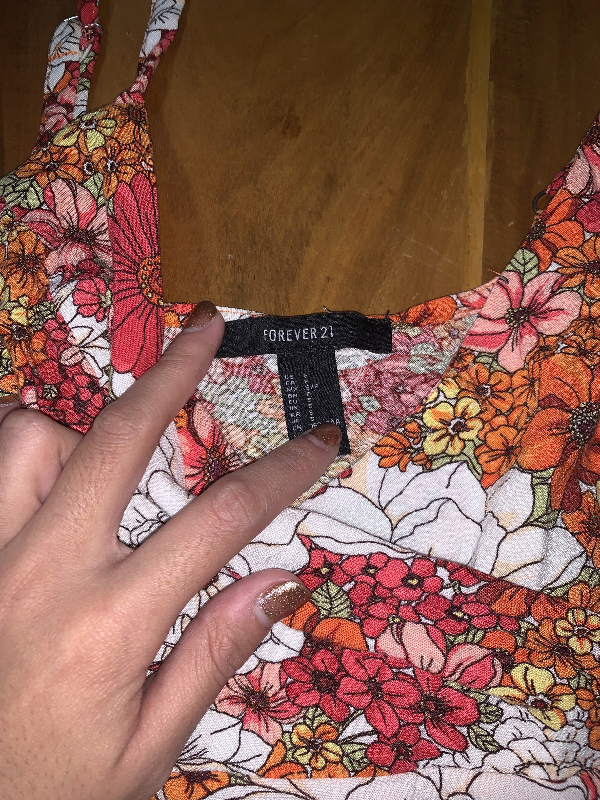 F21 woven dress (Category: Dresses) located in Santa Rosa. Submitted by girlnxtdoor_ (Listing ID 1418090992, Image 2). Description: .