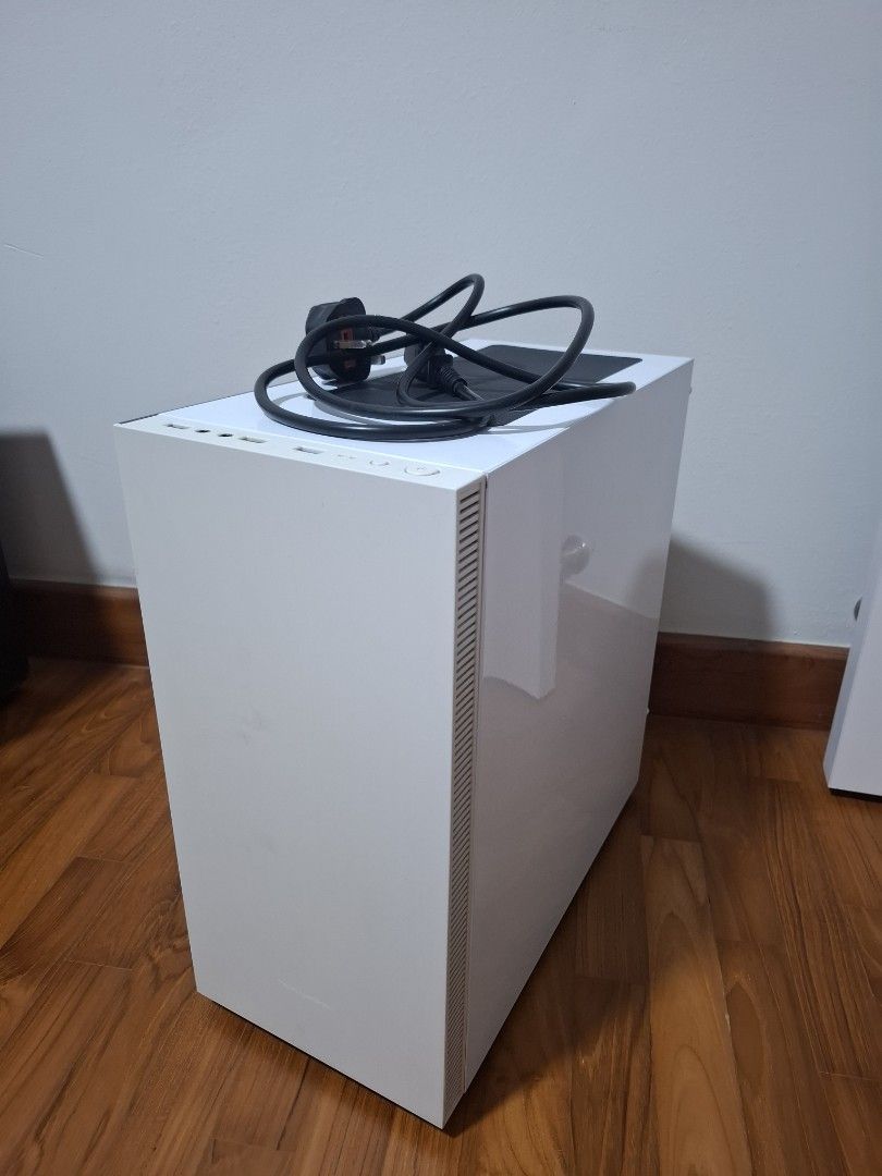 Gaming PC -  Intel i5-840065561098375682111