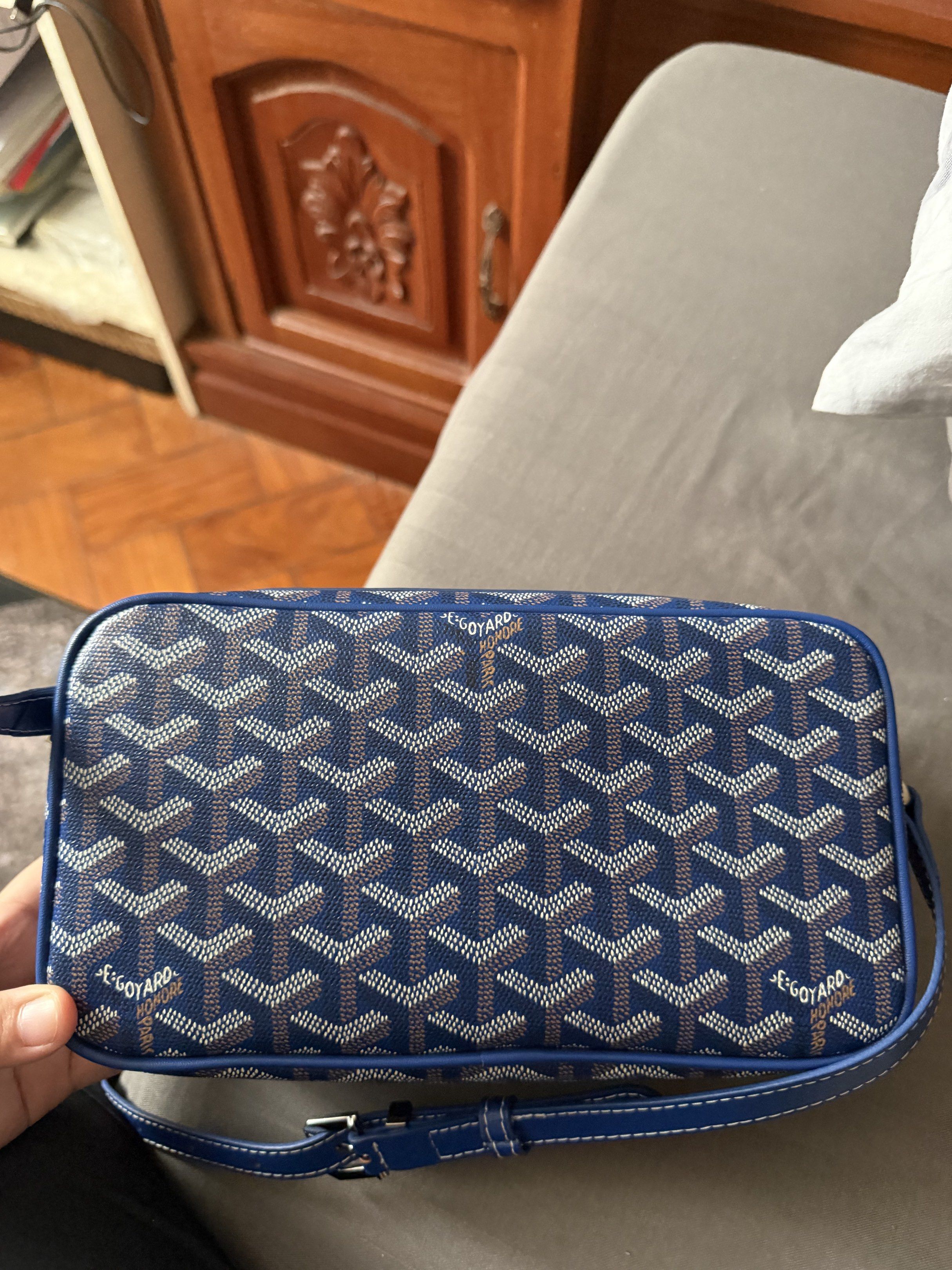 GOYARD SLING (Category: Luxury Bags & Wallets) located in Tarlac. Submitted by mvlgstn (Listing ID 1418039999, Image 3). Description: GOYARD SLING WITH CODE bought this for 12k bidding selling for only 5k used once rfs: decluttering .