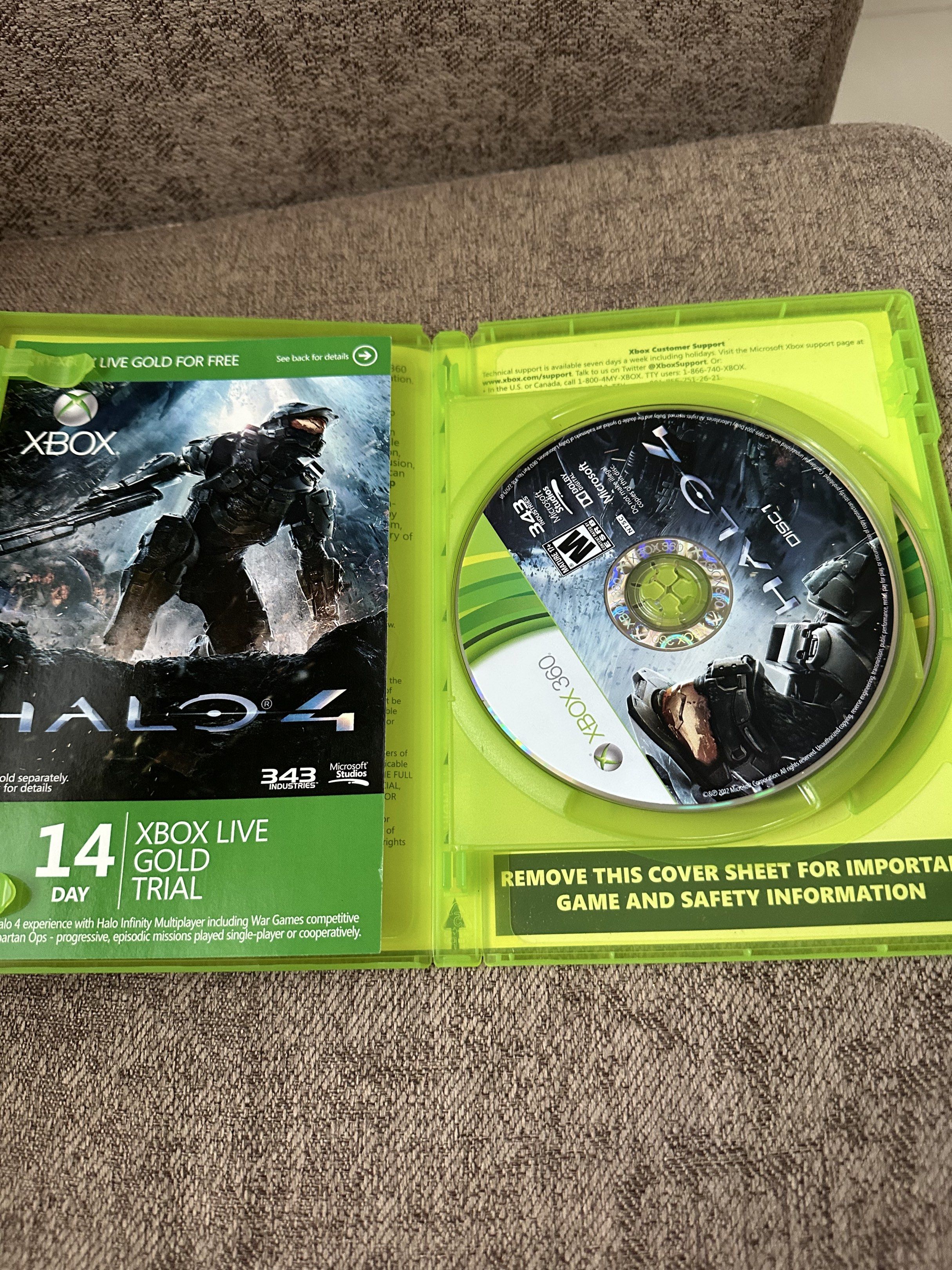Halo 4 Xbox 360 Game (Category: Xbox) located in Carmona. Submitted by francisder50014 (Listing ID 1418079042, Image 2). Description: - Halo 4 for Xbox 360 - Includes game disc and a second disc - Original case included - Rated M for Mature - Explore War Games and Spartan Ops.