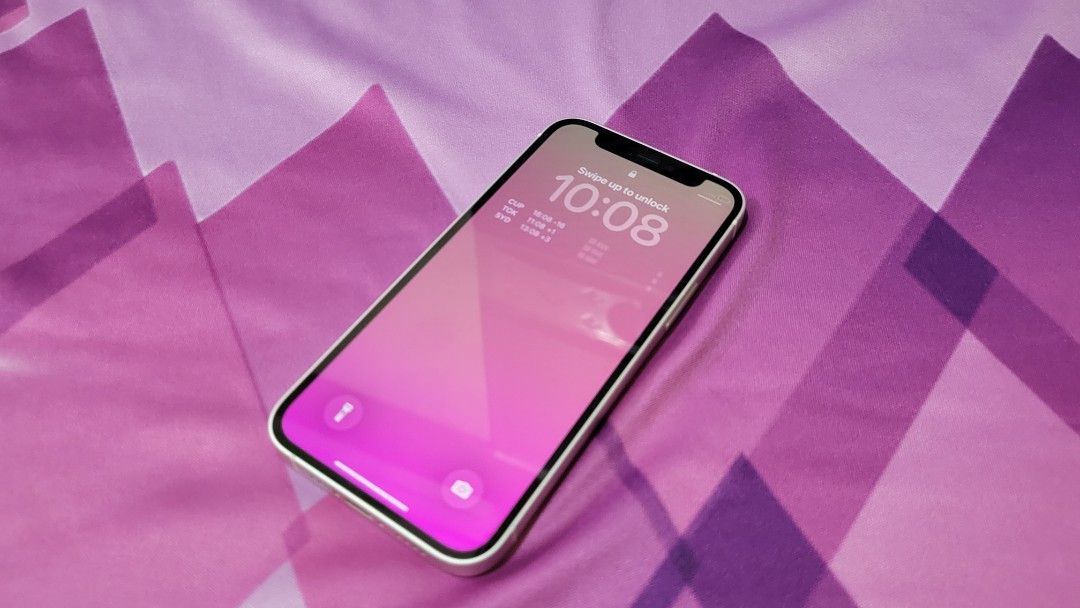 Iphone 12mini 128GB 90%BH (Category: iPhone 12 Series) located in Manila. Submitted by jzack_01 (Listing ID 1418048037, Image 2). Description: Iphone 12mini 128GB 90%BH Factory unlocked Face id✔️ Camera ✔️ Battery health: 90%BH Storage: 128GB True tone✔️ 📦Includes Unit itself Charger.