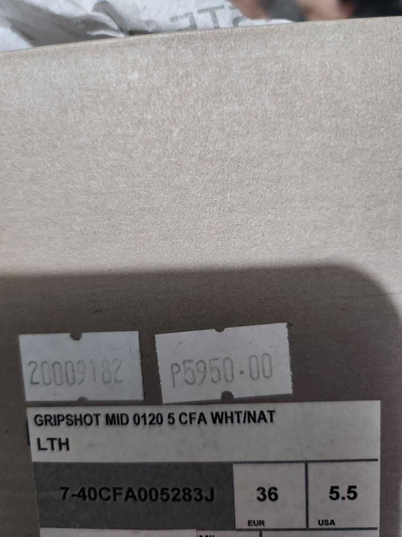 Lacoste Gripshot Mid White Sneakers (Category: Sneakers) located in Valenzuela. Submitted by aleecu (Listing ID 1418106140, Image 3). Description: used once only. no issue, size eu36 loc. valenzuela .