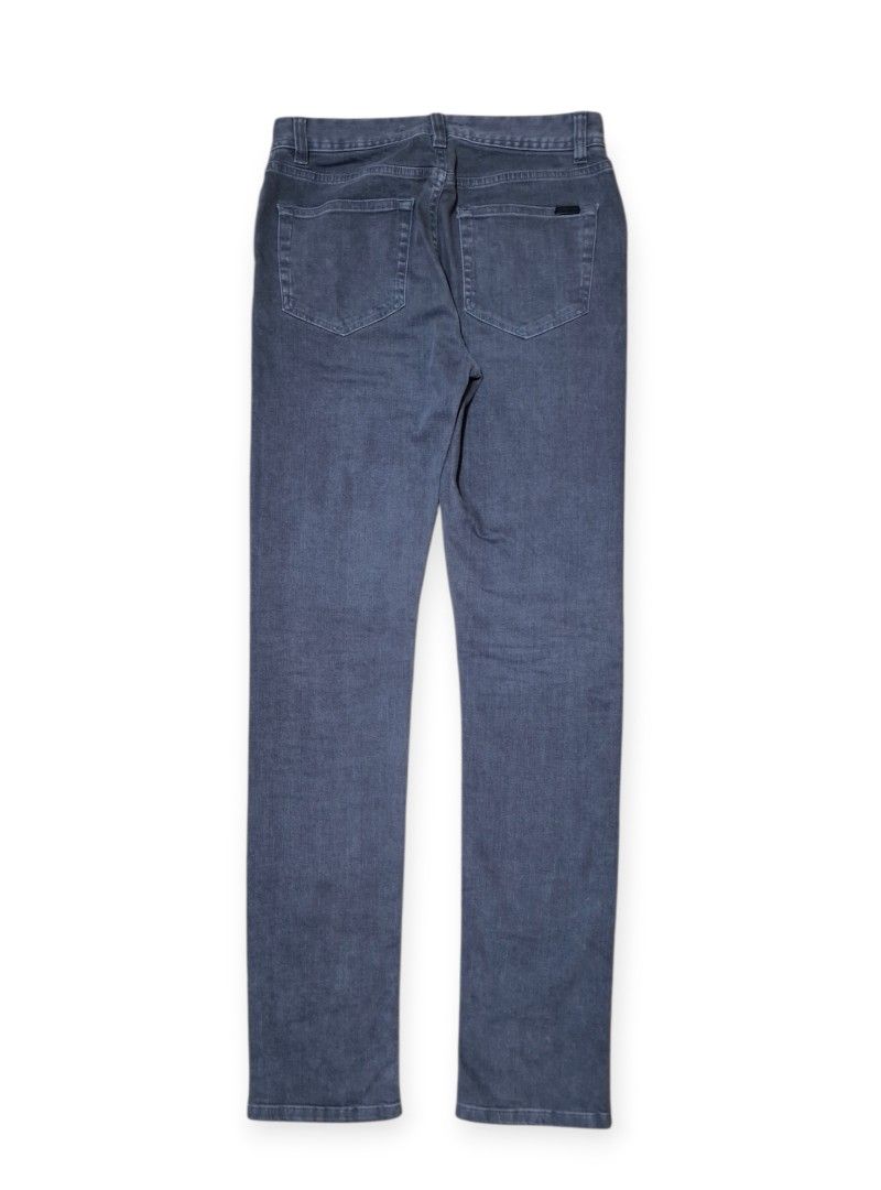 Loro Piana Denim Jeans (Category: Jeans) located in Manila. Submitted by fabby93 (Listing ID 1418132218, Image 2). Description: These Loro Piana denim jeans are made in Italy. They feature a button fly and a classic five-pocket design. The jeans are a dark blue color and have the Loro Piana logo on the buttons. The size is 29. The material composition is 97% cotton and 3% elastane. Loro piana Jean's Size 29 fits 30 Length 43 Leg opening 9.5 Hem 6