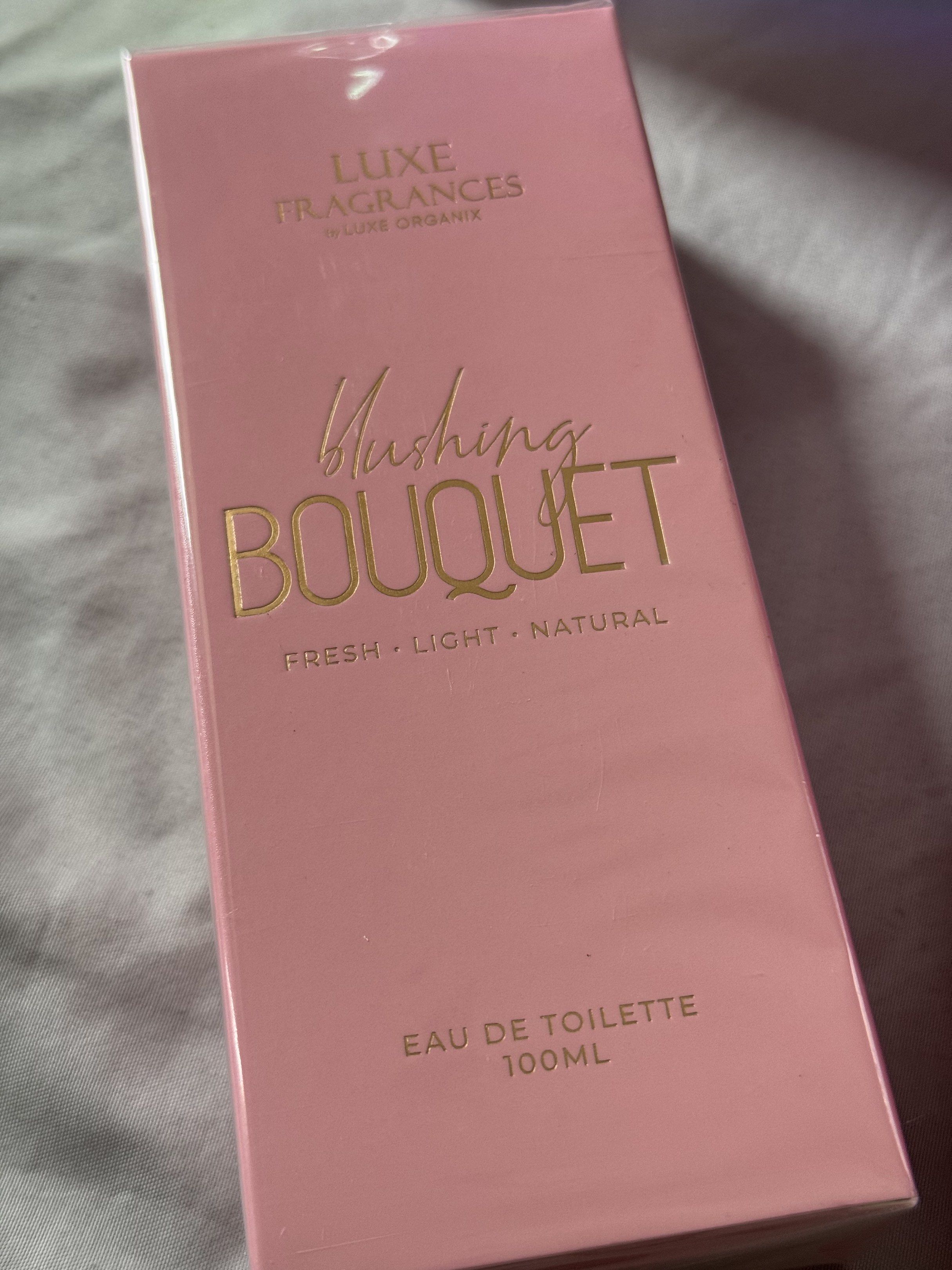 Luxe Organix Blushing Bouquet Gift Set (Category: Fragrance & Deodorants) located in Paranaque City. Submitted by gelds (Listing ID 1418050556, Image 2). Description: Luxe Organix Blushing Bouquet gift set includes an Eau de Toilette (100ml), a perfume handwash (500ml), a perfume cream (30g), and a travel pouch. The handwash contains Ceramide and Panthenol. The perfume cream is a deep nourishing hand and cuticle cream. The set is perfect for gift