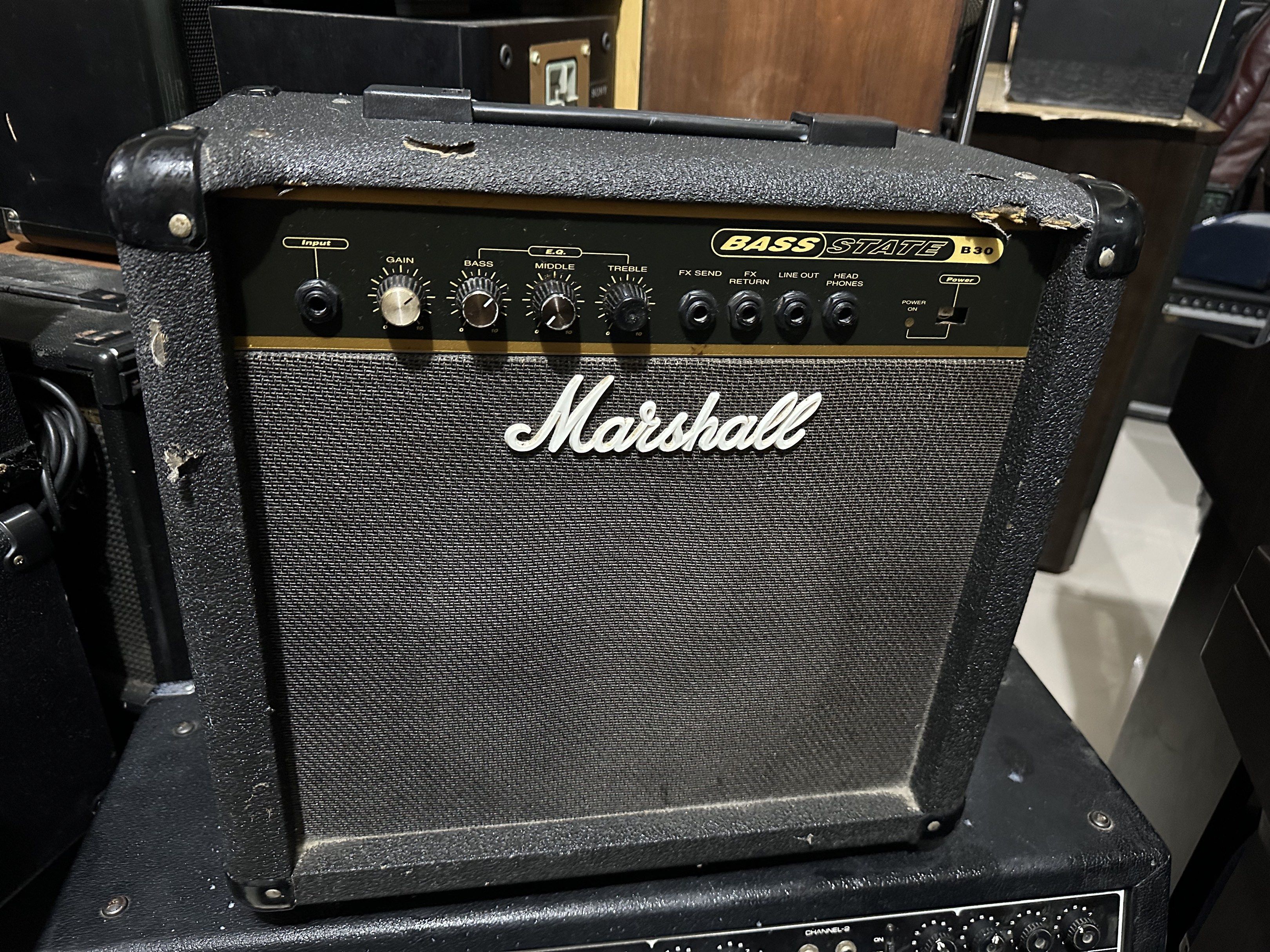 MARSHALL BASS STATE B-30 BASS AMP (Category: Soundbars, Speakers & Amplifiers) located in Binan City. Submitted by asherkv13 (Listing ID 1418201694, Image 1). Description: .