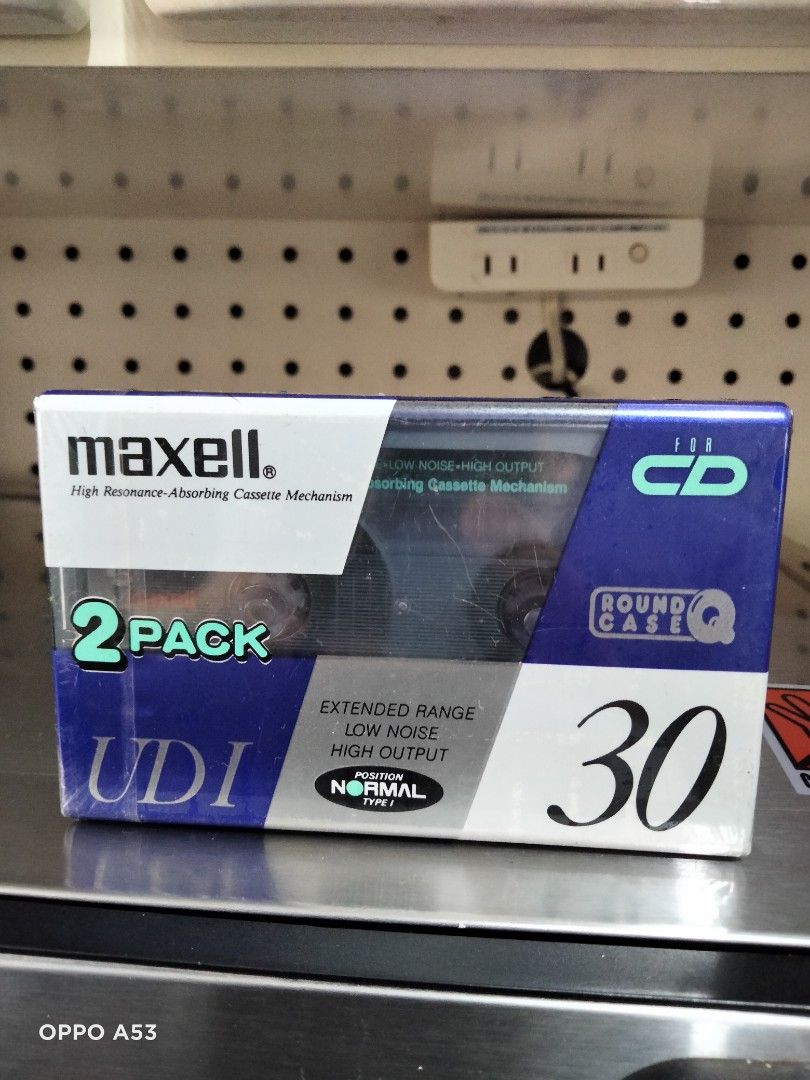Maxell UDI 30 (E) 2P Cassette Tape (Category: Portable Music Players) located in Carmona. Submitted by rpute (Listing ID 1418020068, Image 1). Description: Listing is for a Maxell UDI 30 (E) 2P cassette tape. It is a 2-pack with a normal position. The tape is designed for CD use. The box indicates it is an extended range, low noise, and high output tape. The box also has Japanese text. The price tag shows ¥280..
