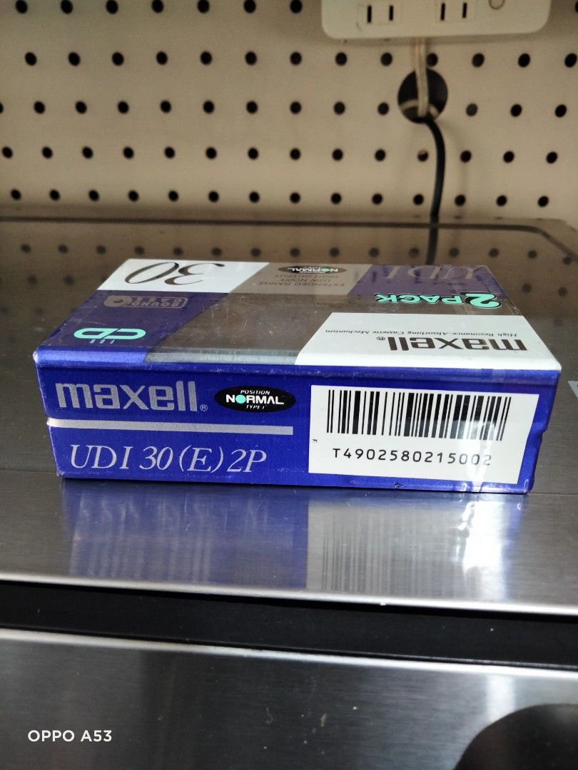 Maxell UDI 30 (E) 2P Cassette Tape (Category: Portable Music Players) located in Carmona. Submitted by rpute (Listing ID 1418020068, Image 3). Description: Listing is for a Maxell UDI 30 (E) 2P cassette tape. It is a 2-pack with a normal position. The tape is designed for CD use. The box indicates it is an extended range, low noise, and high output tape. The box also has Japanese text. The price tag shows ¥280..