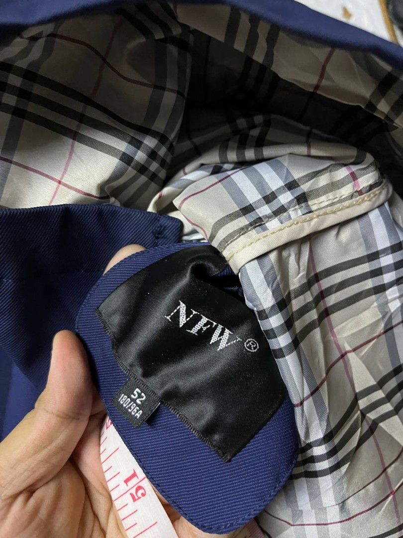 Men’s Double-Breasted Coat Classic Navy Blue (Category: Coats, Jackets and Outerwear) located in Quezon City. Submitted by alternativefinds (Listing ID 1418171708, Image 3). Description: Men’s Double-Breasted Coat | Classic Navy Blue | Size 52 DIMES LENGTH 29.5 WIDTH 21.5/22 Men’s double-breasted coat ✔ Classic navy blue ✔ May checkered inner lining ✔ Magandang pang-office, formal events, o pang-lamig ✔ Maayos ang tahi at buttons ✔ Hindi manipis,