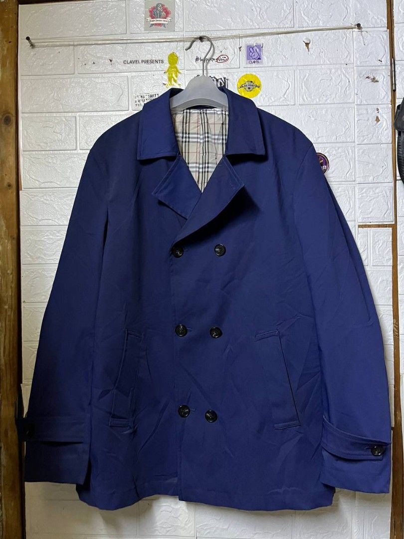 Men’s Double-Breasted Coat Classic Navy Blue (Category: Coats, Jackets and Outerwear) located in Quezon City. Submitted by alternativefinds (Listing ID 1418171708, Image 1). Description: Men’s Double-Breasted Coat | Classic Navy Blue | Size 52 DIMES LENGTH 29.5 WIDTH 21.5/22 Men’s double-breasted coat ✔ Classic navy blue ✔ May checkered inner lining ✔ Magandang pang-office, formal events, o pang-lamig ✔ Maayos ang tahi at buttons ✔ Hindi manipis,
