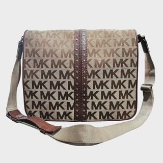 (Category: ) located in . Submitted by second_handchic (Listing ID 1418044153, Image 1). Description: .