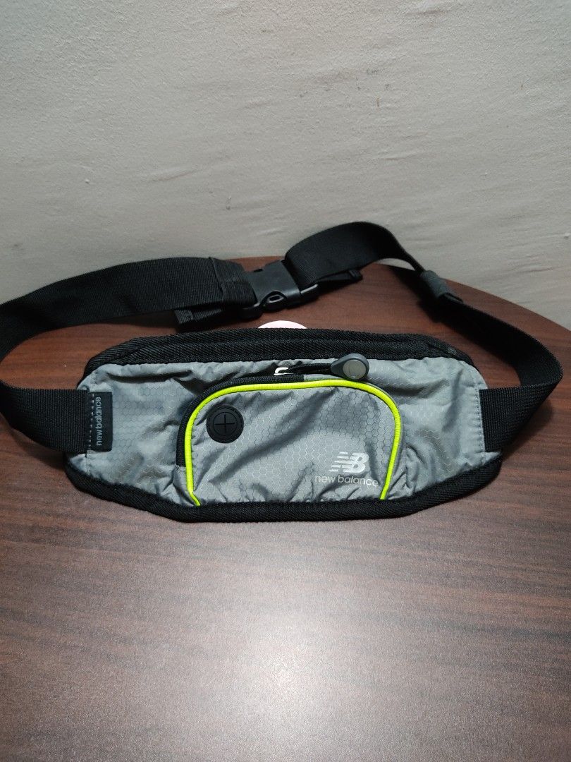 new balance " belt bag " (Category: Belt bags, Clutches and Pouches) located in Caloocan City. Submitted by skyhigh0919 (Listing ID 1418132634, Image 2). Description: -new balance belt bag, waist bag -no issue, -contact #09388429469.