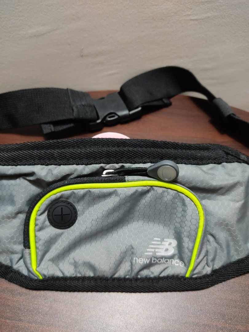 new balance " belt bag " (Category: Belt bags, Clutches and Pouches) located in Caloocan City. Submitted by skyhigh0919 (Listing ID 1418132634, Image 1). Description: -new balance belt bag, waist bag -no issue, -contact #09388429469.