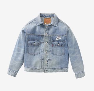 (Category: ) located in . Submitted by deadstock (Listing ID 1418023980, Image 1). Description: .