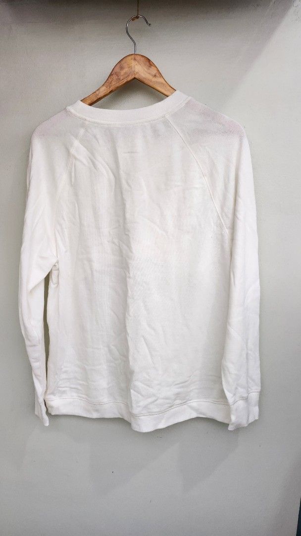 Old Navy white maternity nursing sweater (Category: Maternity wear) located in Quezon City. Submitted by declttermum (Listing ID 1418012384, Image 3). Description: Brandnew white Old Navy maternity pullover jacket. Size medium to large. SRP 1750. No tag. Wysiwyg. #whitematernityjacket #oldnavyjacket #oldnavymaternityjacket #oldnavy #maternityjacket #maternitywear #pullovermaternityjacket #pulloverjacket #whitepulloverjacket #whitepullovermaternit