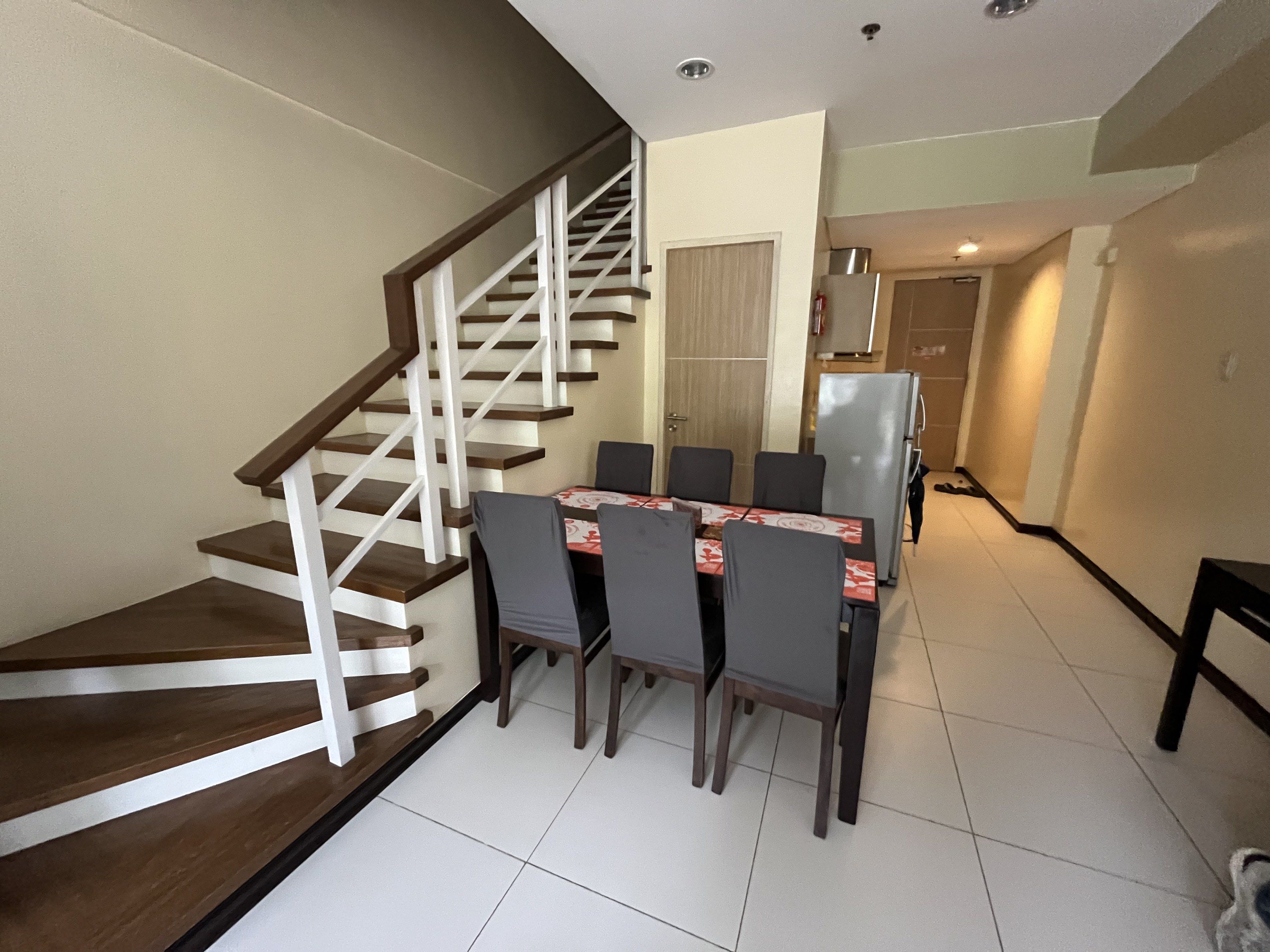 Pico De Loro 2BR loft (Category: Apartments & Condos) located in Taguig. Submitted by dengarces (Listing ID 1418024401, Image 2). Description: Prime 2br Loft at Miranda Bldg Ground Floor facing the main water feature of Pico De Loro. Perfect rest house and getaway for the whole family. Perfect for airbnb business. See to appreciate.