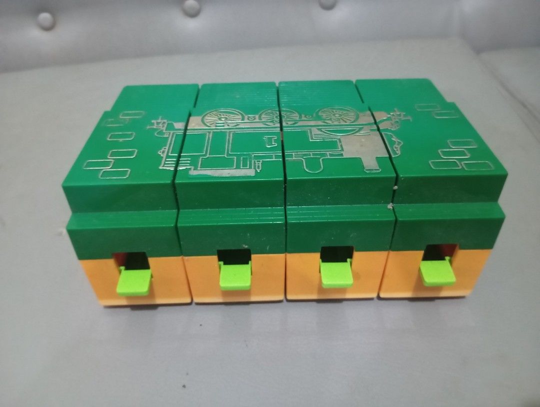 Plarail Thomas Foldable Engine Shed, Green TAKARA TOMY (Category: Vehicle & Diecast Models) located in Silang. Submitted by samflores2k4t7 (Listing ID 1418076199, Image 3). Description: For sale Plarail Thomas Foldable Engine Shed, Green TAKARA TOMY .