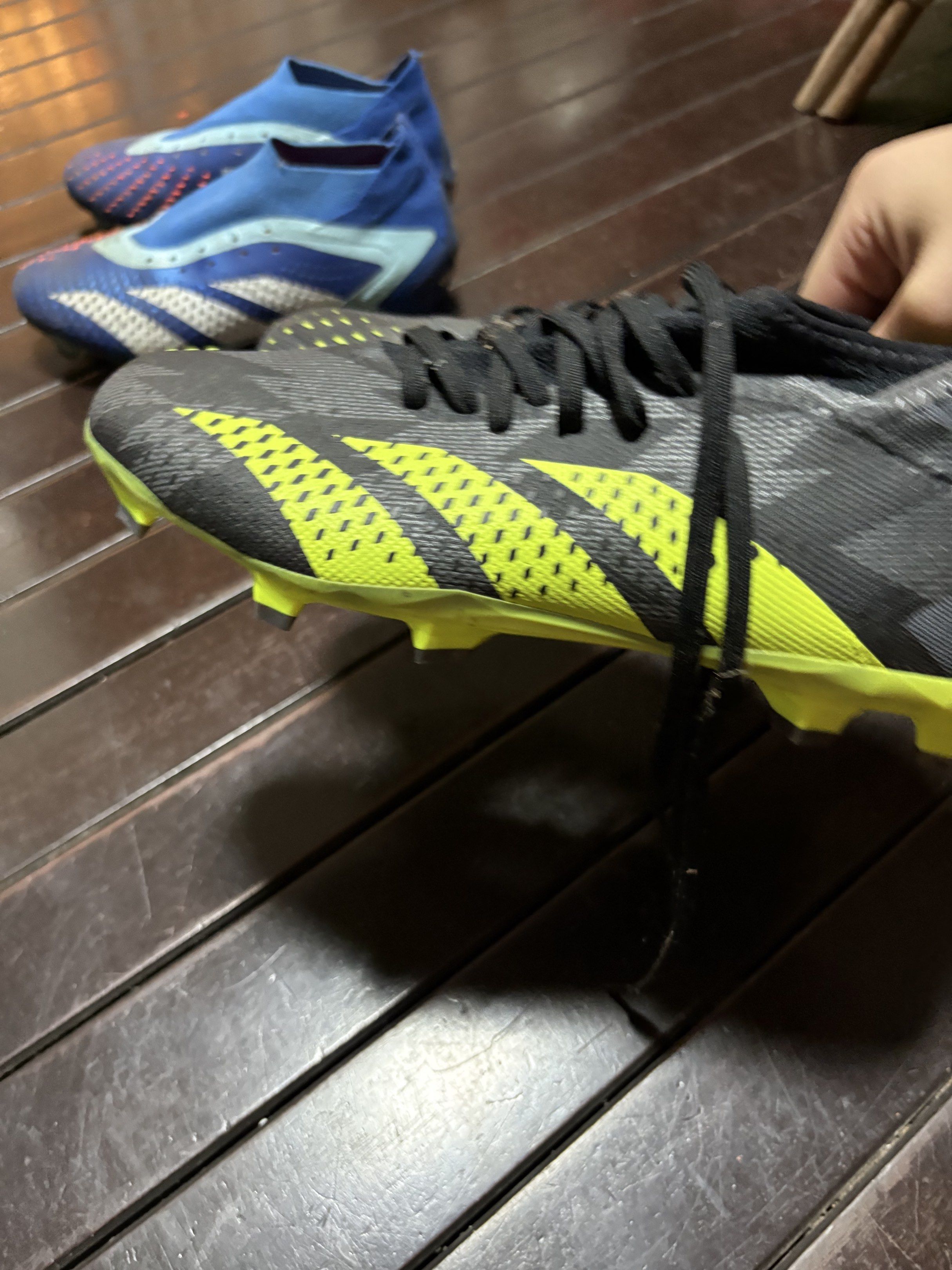 Predators (Category: Boots) located in Singapore. Submitted by aro761 (Listing ID 1418148508, Image 2). Description: .