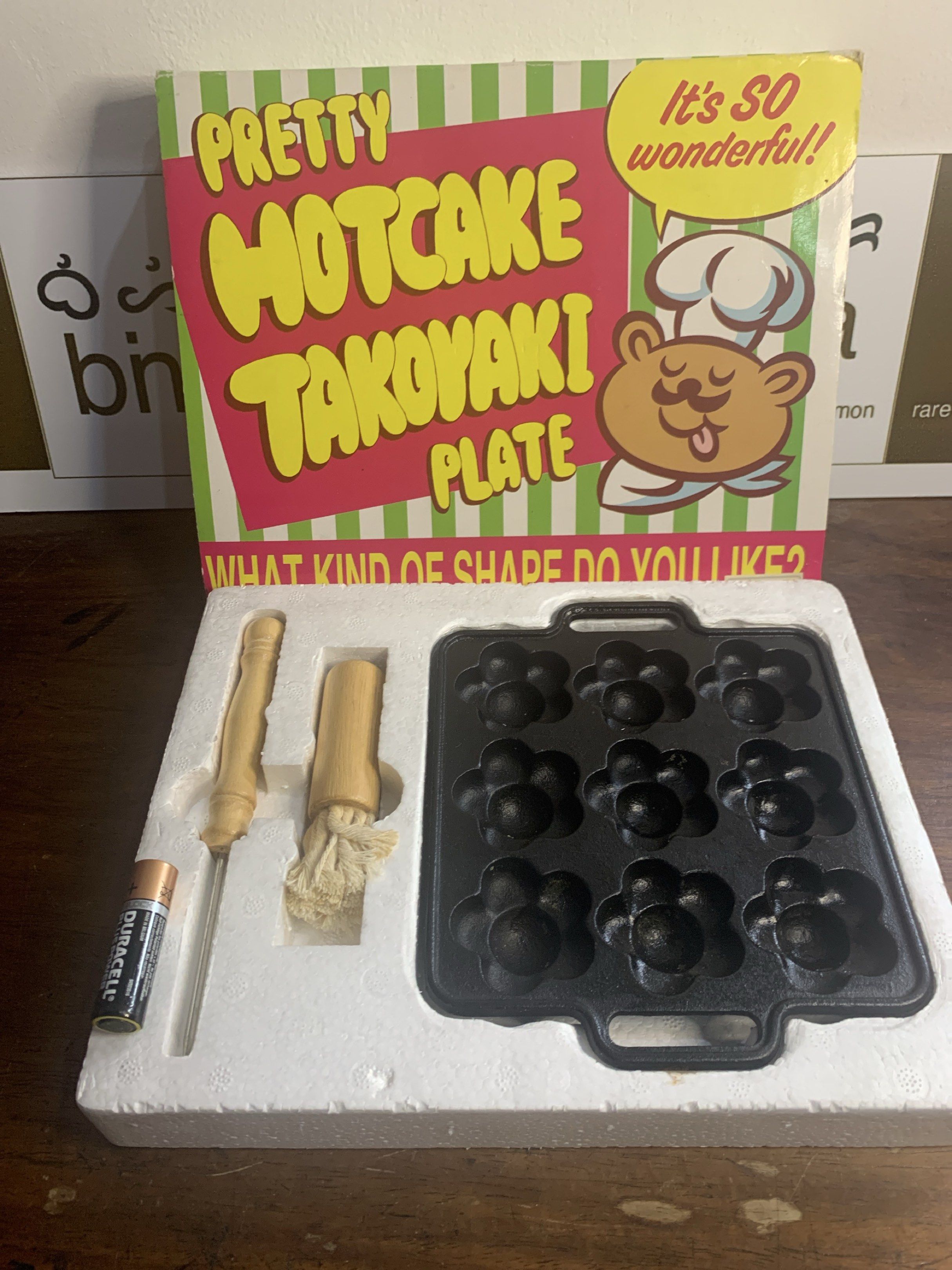 Pretty Hotcake Takoyaki Plate - Set (Category: Cookware & Accessories) located in Carmona. Submitted by bihira (Listing ID 1418089119, Image 3). Description: Pretty Hotcake Takoyaki Plate - Set - as is box - wysiwyg - cast iron plate / flower design - complete set.