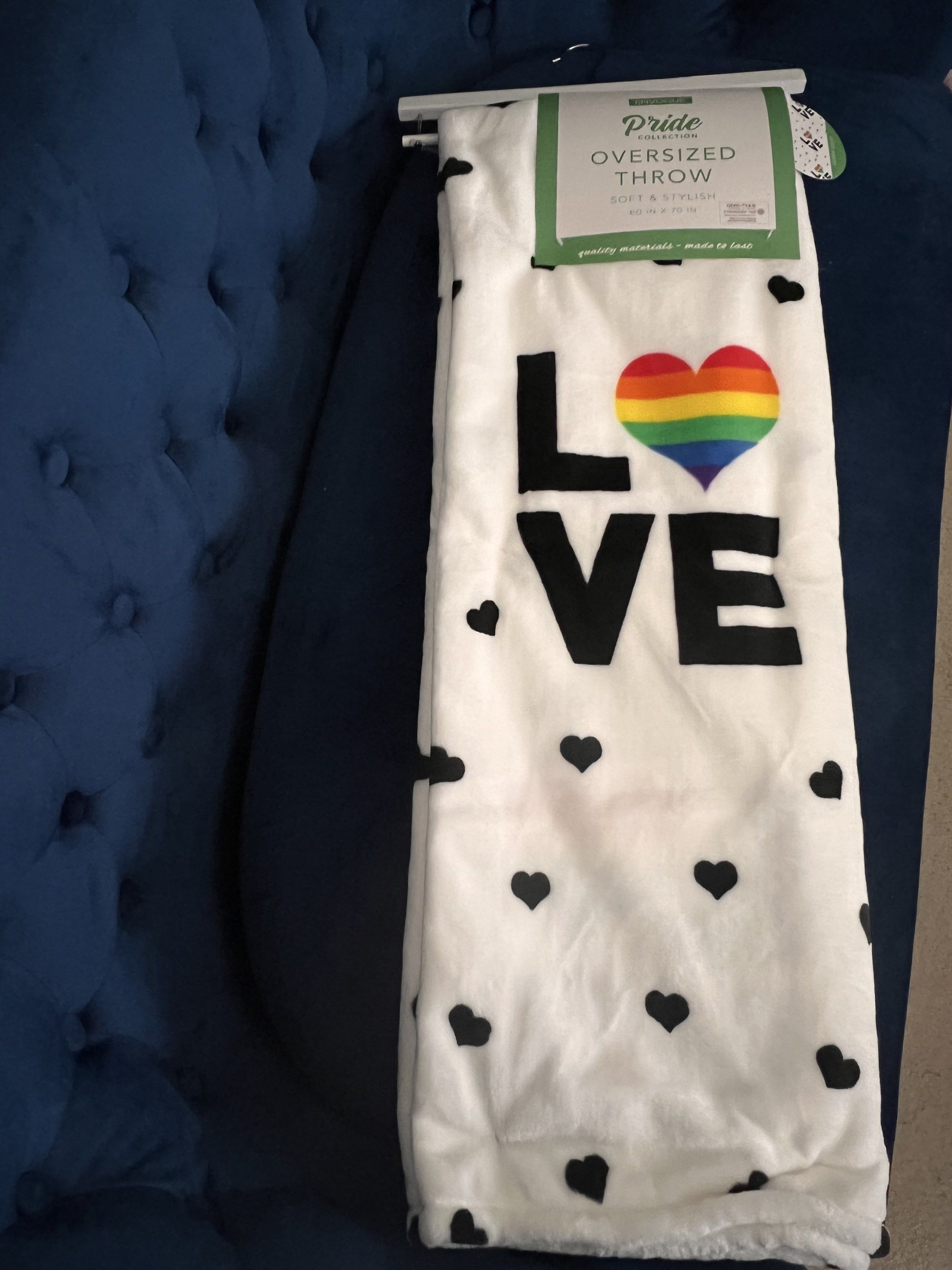 Pride Oversized Throw Blanket (Category: Cushions & Throws) located in Pasig City. Submitted by geezmeez (Listing ID 1418097227, Image 1). Description: Super soft Extra large .