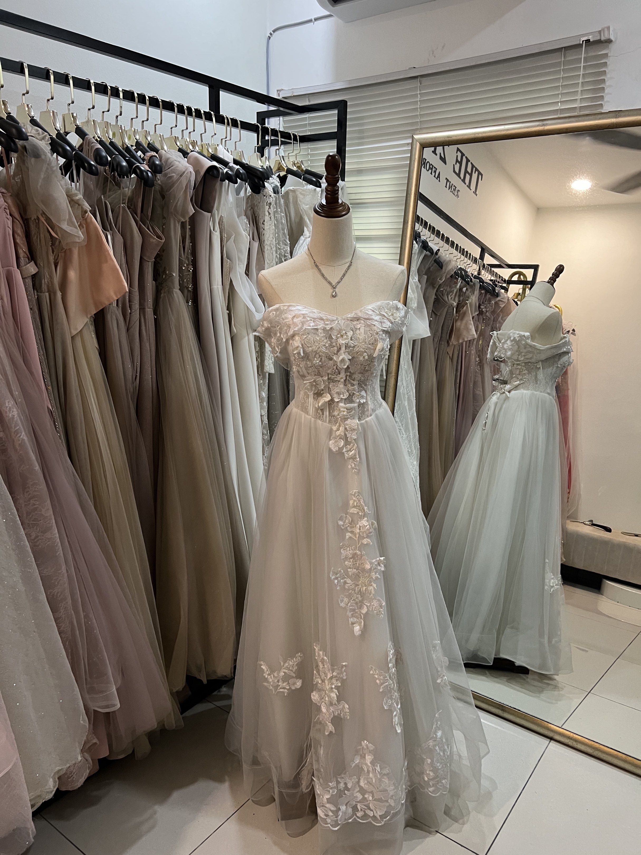 RENT/SEWA Off shoulder floral dinner dress prom dress evening gown rental, Women's Fashion, Dresses & Sets, Evening Dresses & Gowns on Carousell RENT/SEWA Off shoulder floral dinner dress prom dress evening gown rental, Women's Fashion, Dresses & Sets, Evening Dresses & Gowns on Carousell
