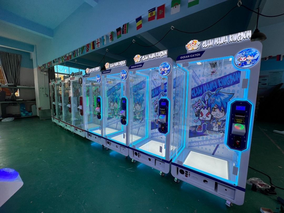 Riteng Toy Crazy Gift Shop String Cutting Catcher Arcade Claw Machine (Category: Interactive Toys) located in San Pablo. Submitted by anneviiee0007 (Listing ID 1418037831, Image 2). Description: PRE ORDER!!!‼️‼️📣📣📣 Riteng Toy Crazy Gift Shop String Cutting Catcher Arcade Claw Machine Features: ✅ Material: Glass, Acrylic, Metal ✅ Package: Wooden Package ✅ Power Source: 110/220V ✅ Language: English, Chinese ✅ Material: Metal+acrylic + plastic ✅ 