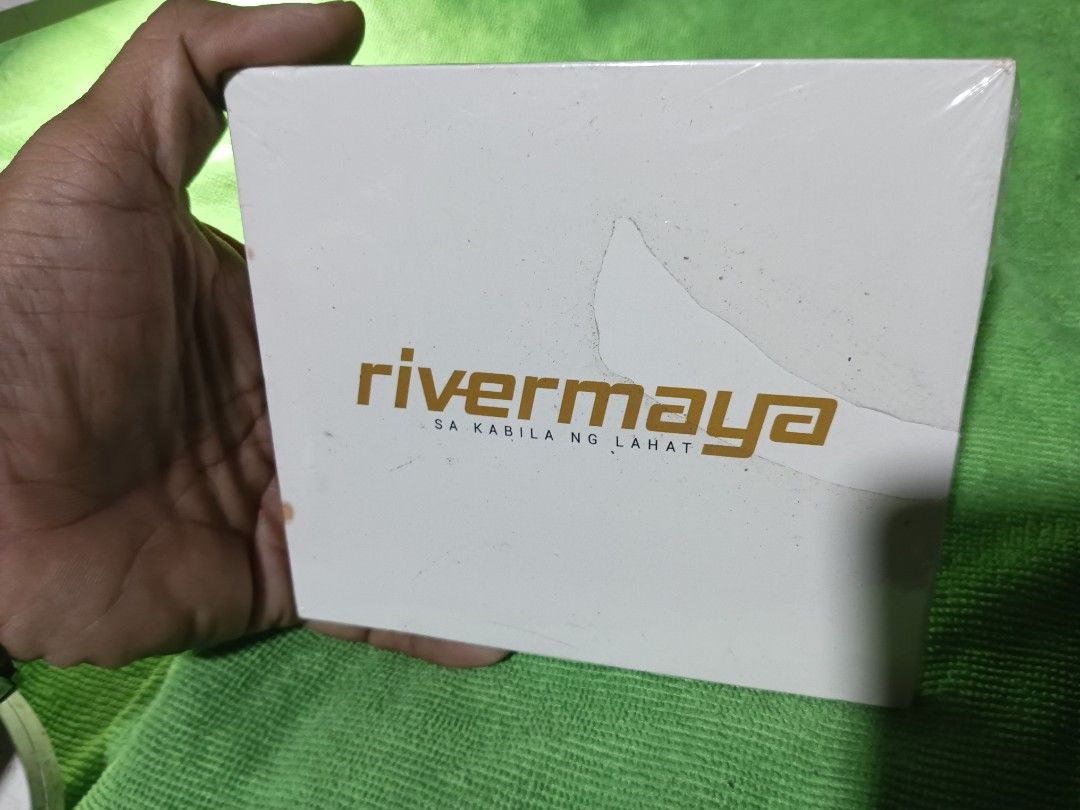 Rivermaya Sa Kabila Ng Lahat CD (Category: Portable Audio Accessories) located in Quezon City. Submitted by kenz1000 (Listing ID 1418016592, Image 1). Description: -Sealed in original plastic wrap, meron lang punit yun plastic -600php -Litex Commonwealth meetup, rider pickup si buyer magbook, regular LBC shipping.