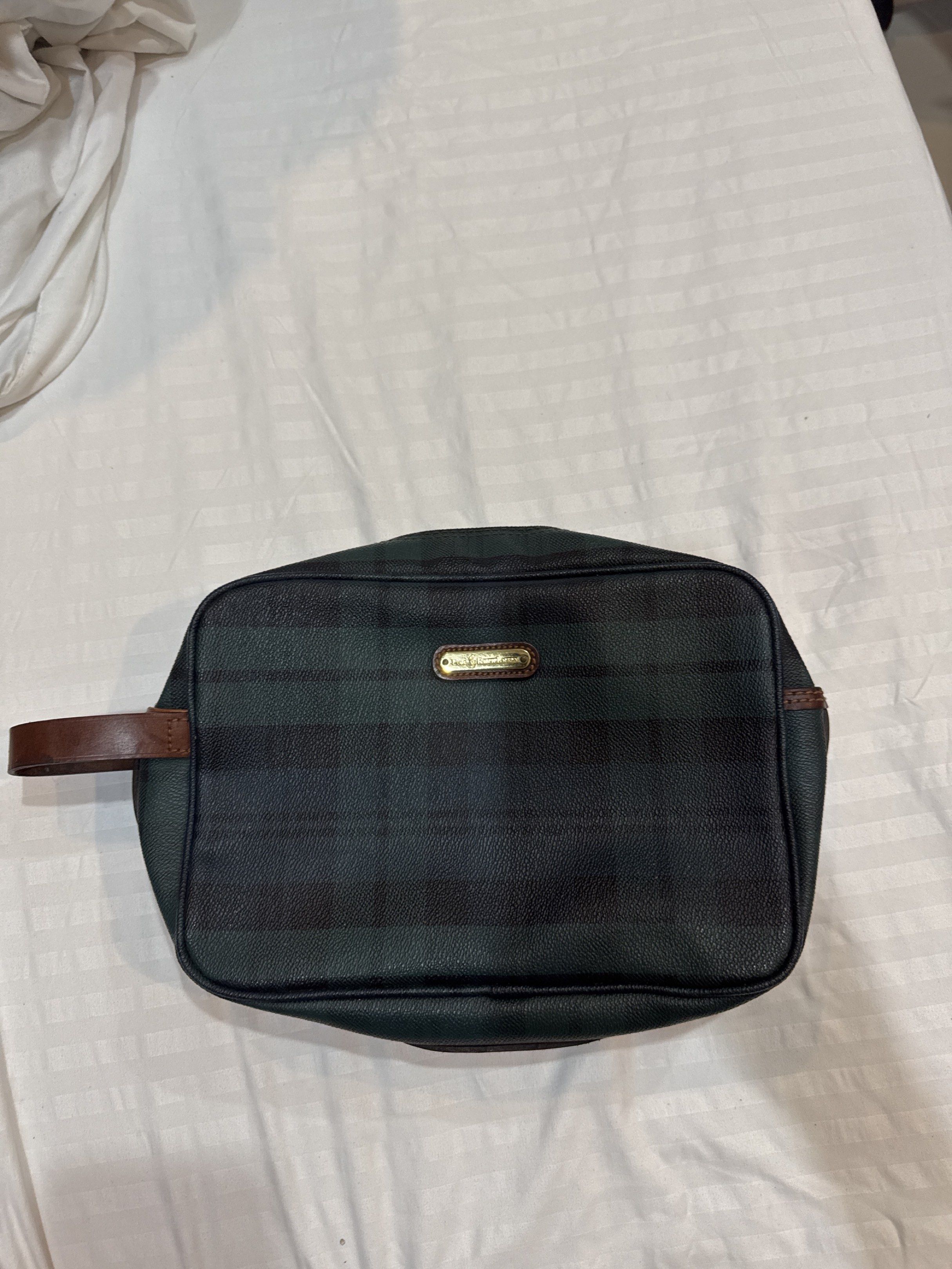 RL Vintage Clutch (Category: Luxury Bags & Wallets) located in Pasay City. Submitted by g2756466 (Listing ID 1418049284, Image 1). Description: .