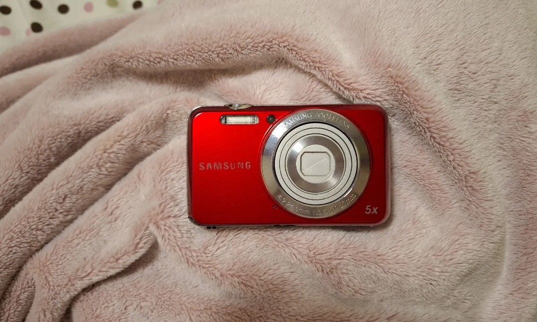 Samsung ES80 Digital Camera (Category: Other Gadgets) located in Naguilian. Submitted by lieph26057 (Listing ID 1417846016, Image 1). Description: SAMSUNG ES80 • 12.2 megapixel with ccd sensor • 5x optical zoom • very handy • like new ( 8.5/10 body cosmetics) • Untested Honest Issue [Needs repair]: Obstructed lens (see photo) Sample pics are from X/Fb Rfs: Decluttering my old stuff Inclusion: ♡ unit only Payment First Before Shipping Payment: GCA