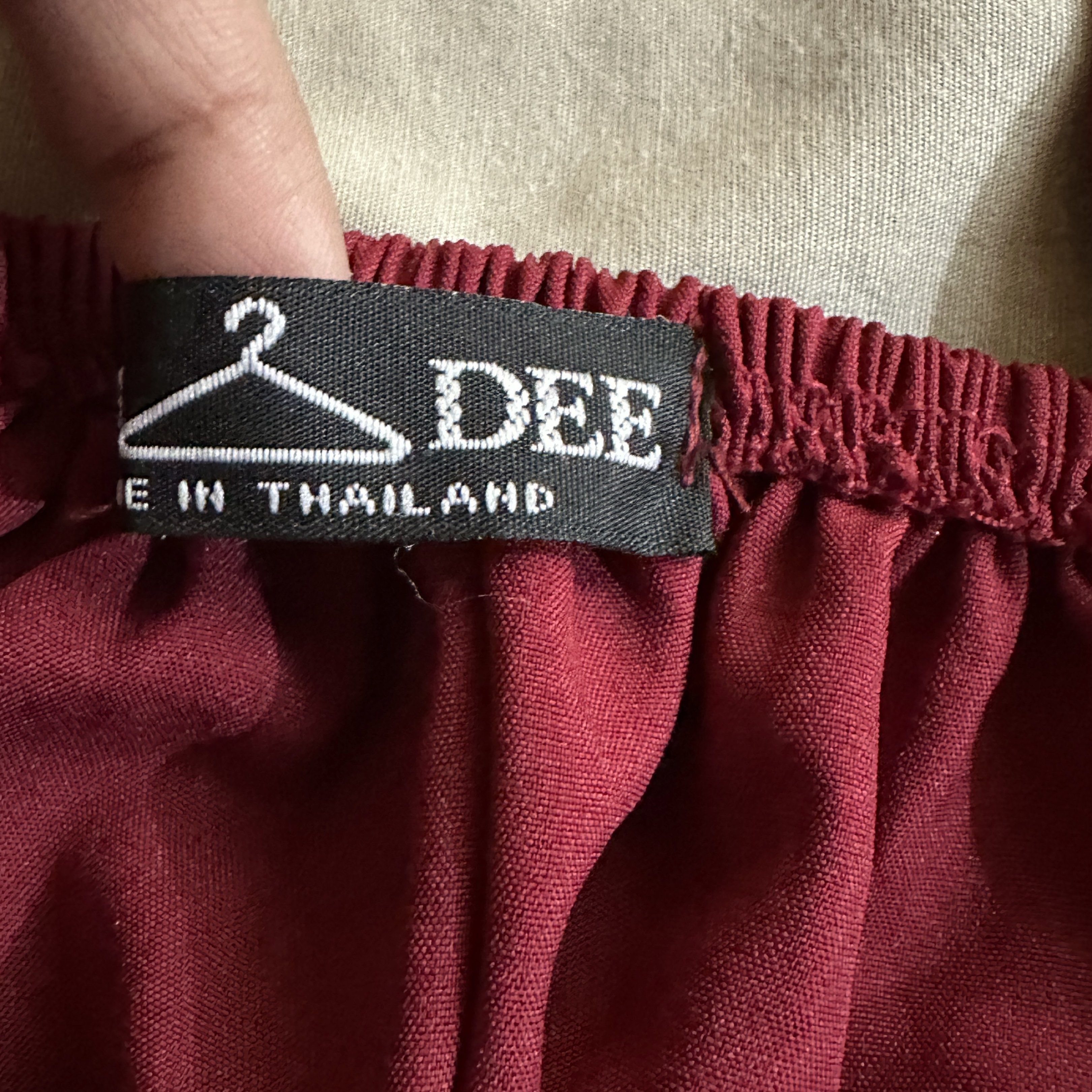 Square Neck Puff Sleeve Blouse (Category: Blouses) located in Baguio. Submitted by chaewos (Listing ID 1418127334, Image 3). Description: - Burgundy blouse - Square neckline - Puff sleeves (3/4 length) - Tie detail at front - Ruffled hem 2 for ₱80.