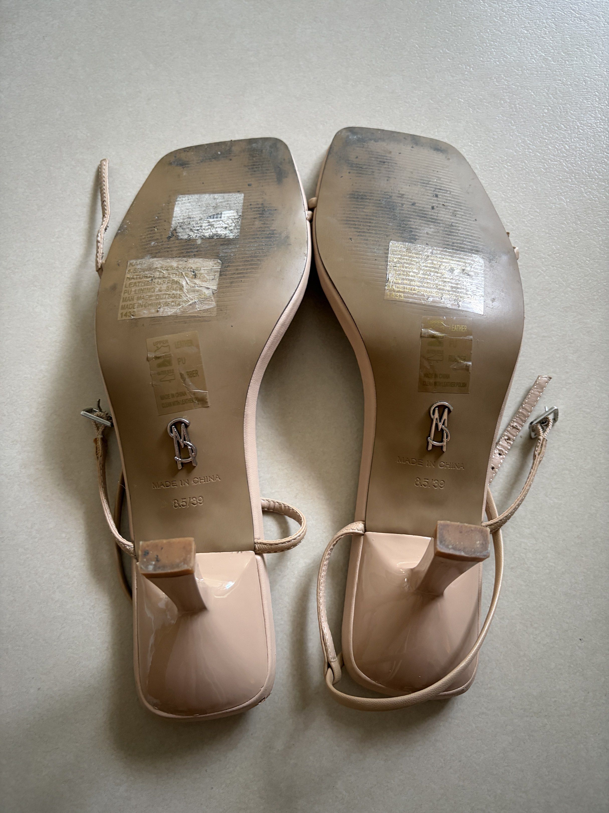 Steve Madden Kari Natural Leather Sandals (Category: Flats & Sandals) located in Cebu City. Submitted by happyheartcebu (Listing ID 1418091937, Image 3). Description: - Steve Madden Kari sandals - Natural leather color - Size 8.5 - Square toe design - Thin straps - Buckle closure - Includes original box.