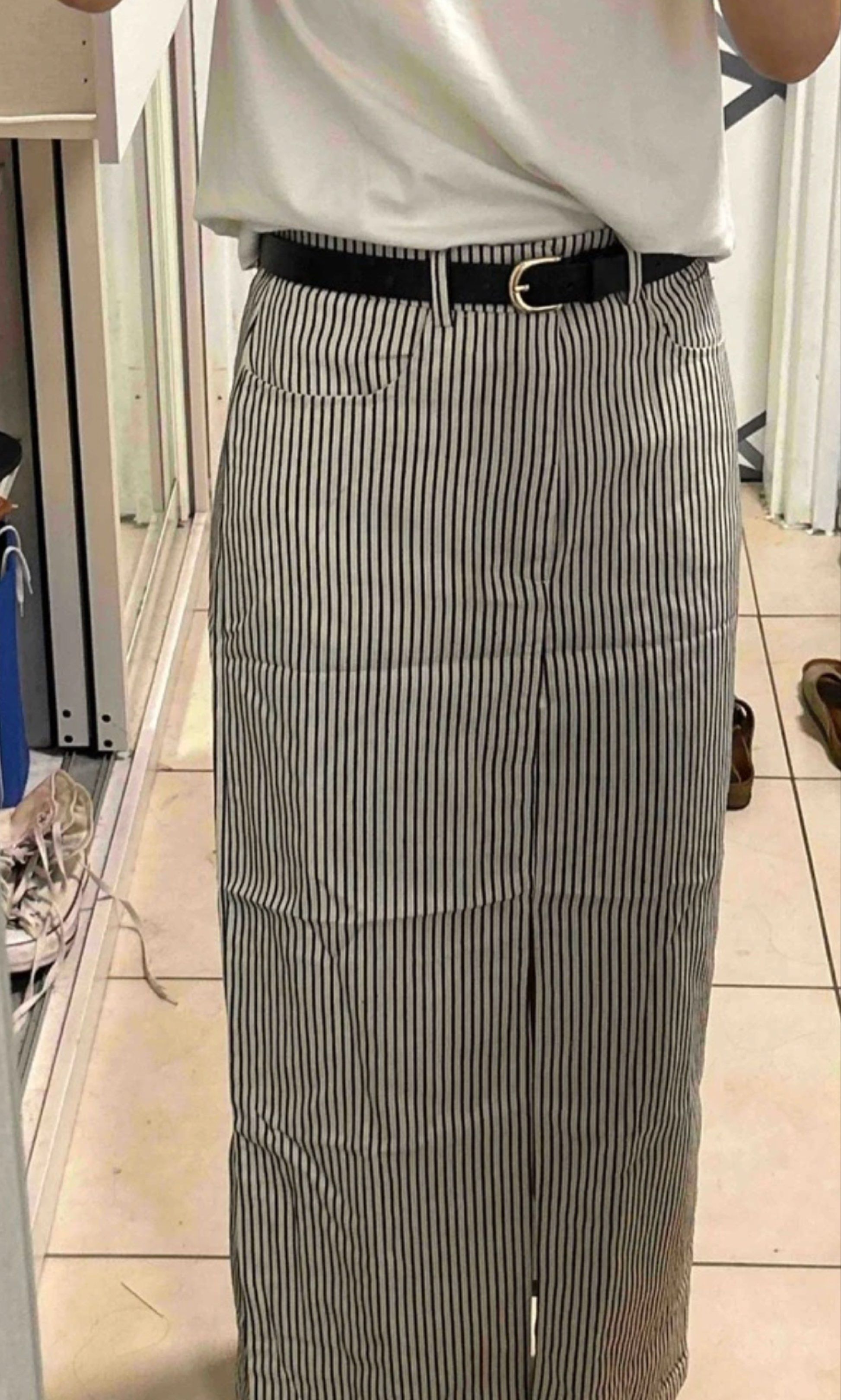 Striped Slit White Blue Maxi Skirt (Category: Skirts) located in Baguio. Submitted by sunbe4m (Listing ID 1418191620, Image 2). Description: Once used.
