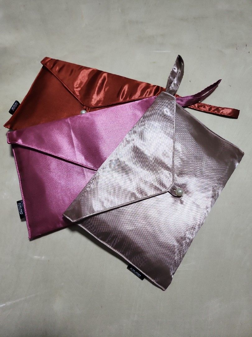 Stylish satin nursing cover with pouch (Category: Maternity wear) located in Quezon City. Submitted by declttermum (Listing ID 1418117038, Image 1). Description: Brandnew stylish satin nursing cover with pouch, one size fits all. Available in rose pink, rust and tan. Wysiwyg. #satinnursingcover #stylishnirsingcover #nursingcover.