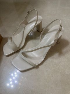 (Category: ) located in . Submitted by isellclothes (Listing ID 1418183024, Image 1). Description: .