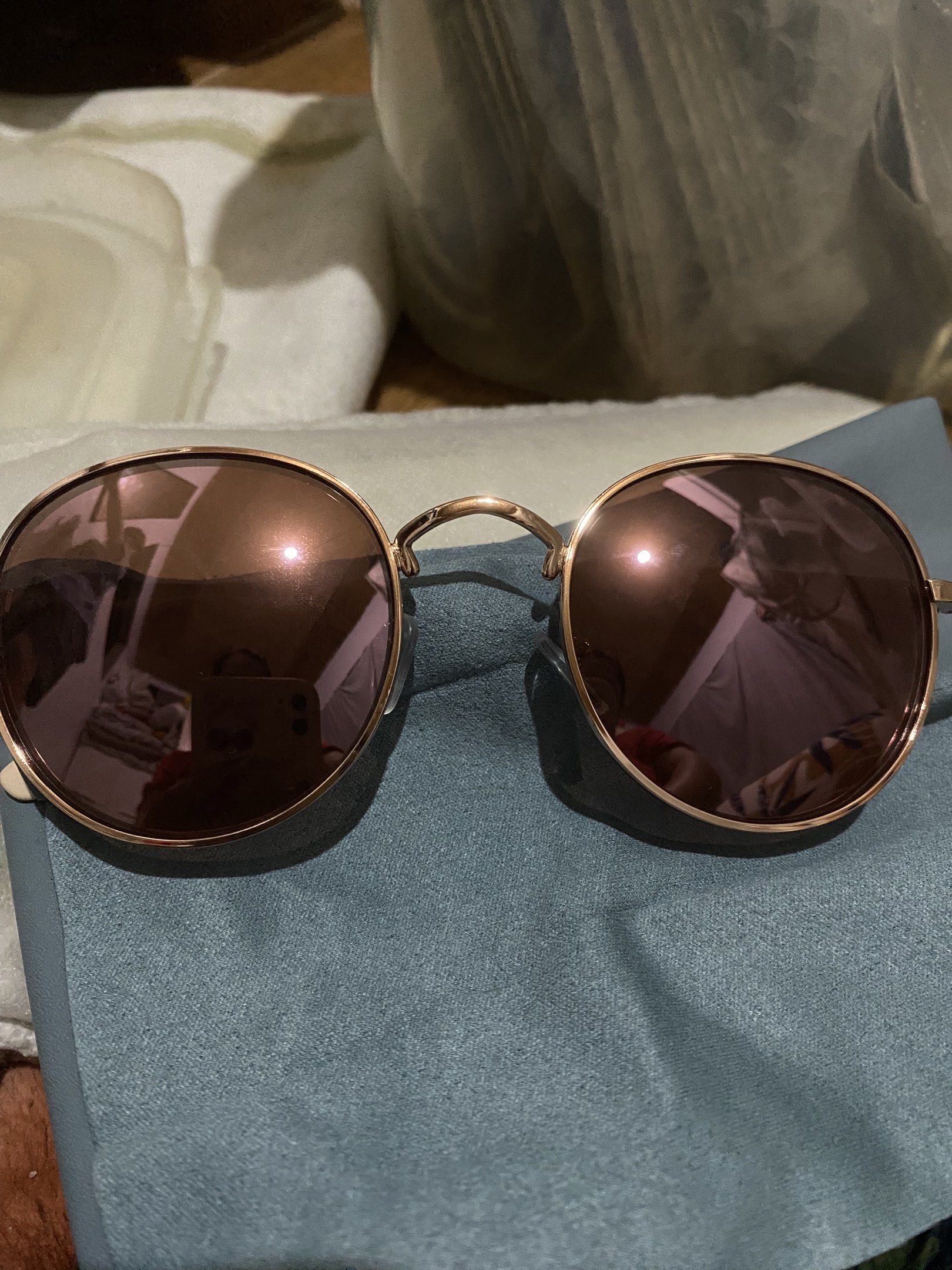 Sunnies Studios Winona Rosegold Sunglasses (Category: Sunglasses & Eyewear) located in General Tinio. Submitted by andy_1129 (Listing ID 1418106245, Image 2). Description: - Sunnies Studios Winona Rosegold sunglasses - Round frame - Rose-tinted lenses - Light-colored temples - Size: 52-23-140-47 3N - Includes cleaning cloth - Adds elegance to any outfit.