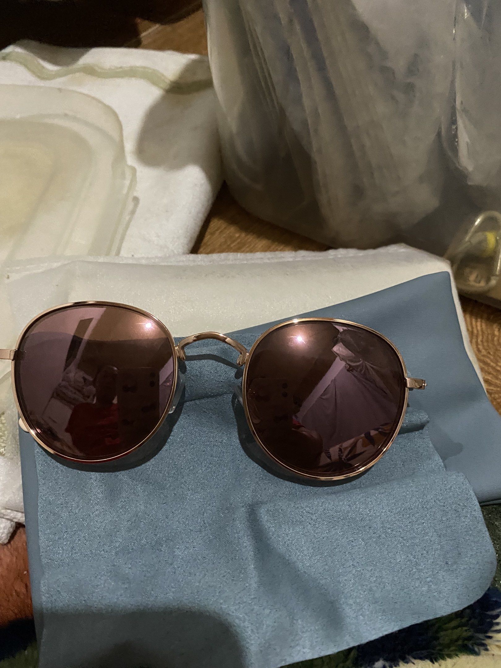 Sunnies Studios Winona Rosegold Sunglasses (Category: Sunglasses & Eyewear) located in General Tinio. Submitted by andy_1129 (Listing ID 1418106245, Image 1). Description: - Sunnies Studios Winona Rosegold sunglasses - Round frame - Rose-tinted lenses - Light-colored temples - Size: 52-23-140-47 3N - Includes cleaning cloth - Adds elegance to any outfit.