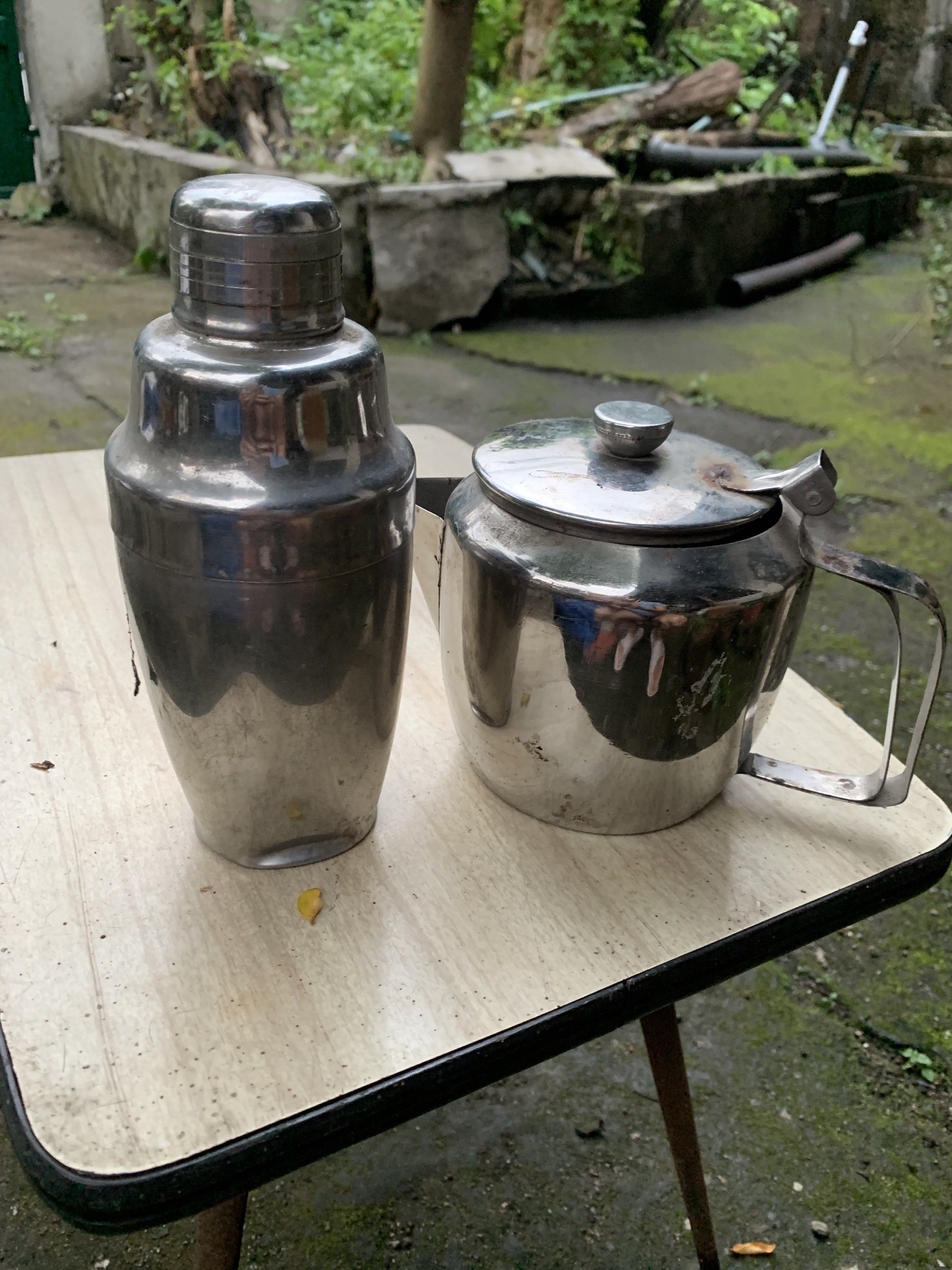 Take all military vintage items (Category: Vintage Collectibles) located in Quezon City. Submitted by sojisup (Listing ID 1418112586, Image 2). Description: Vintage military items take all. Thank you .