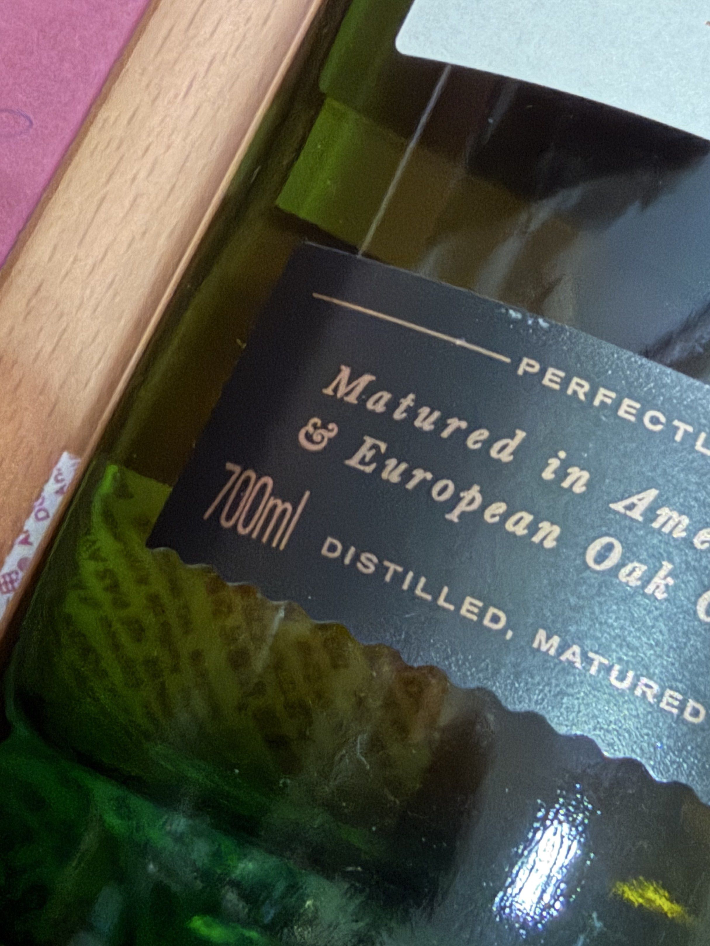 The Singleton of Dufftown 21 Year Old (Category: Beverages) located in Taguig. Submitted by kbuynsell (Listing ID 1418152787, Image 3). Description: - The Singleton of Dufftown 21 Year Old Single Malt Scotch Whisky - Matured in American and European Oak Casks - 700ml bottle - 43% ABV - Comes with original wooden box - Includes certificate - Perfectly balanced and smooth whisky.